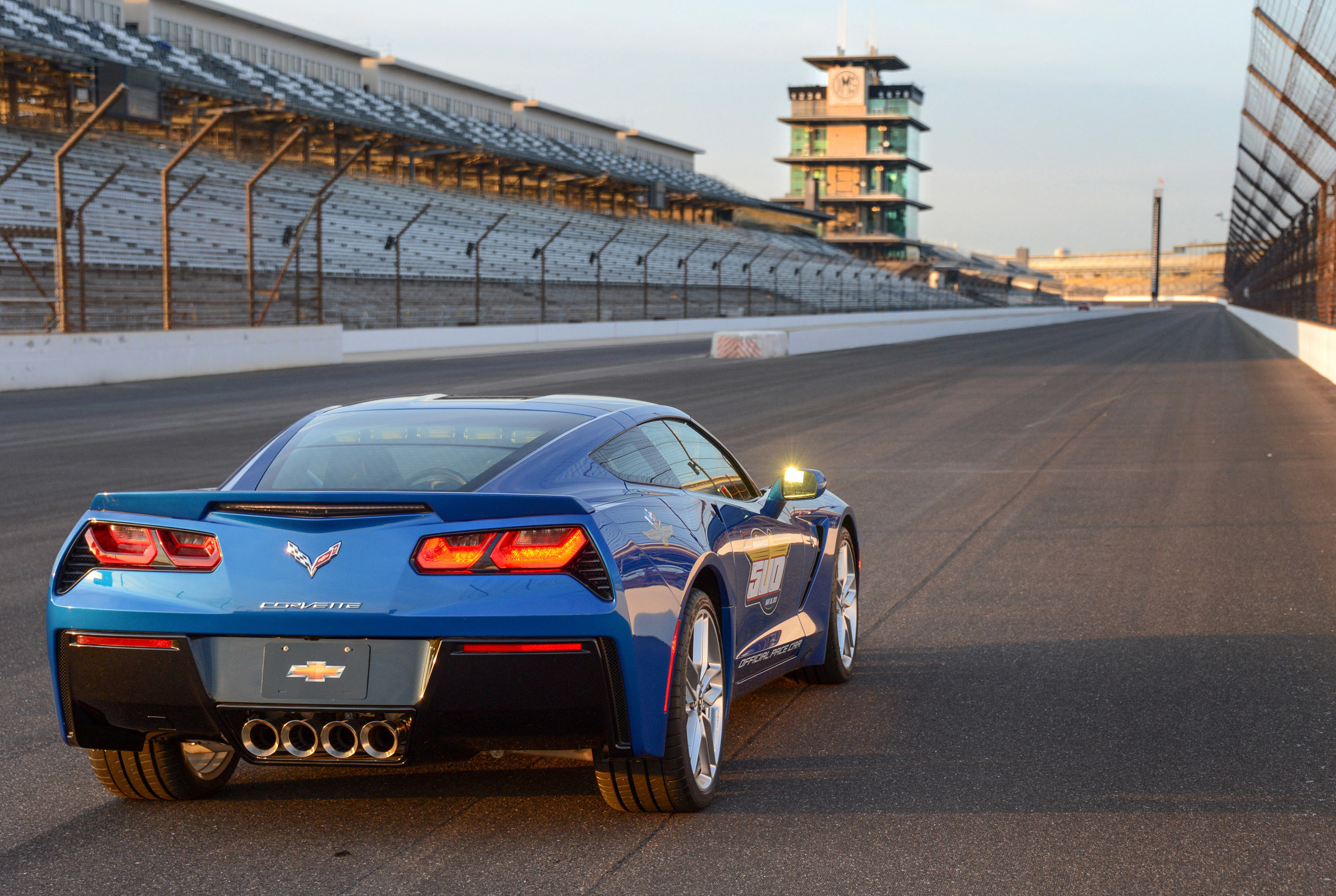 Indianapolis Motor Speedway, Dynamic atmosphere, Grandstands filled, Racing heritage, 2990x2000 HD Desktop