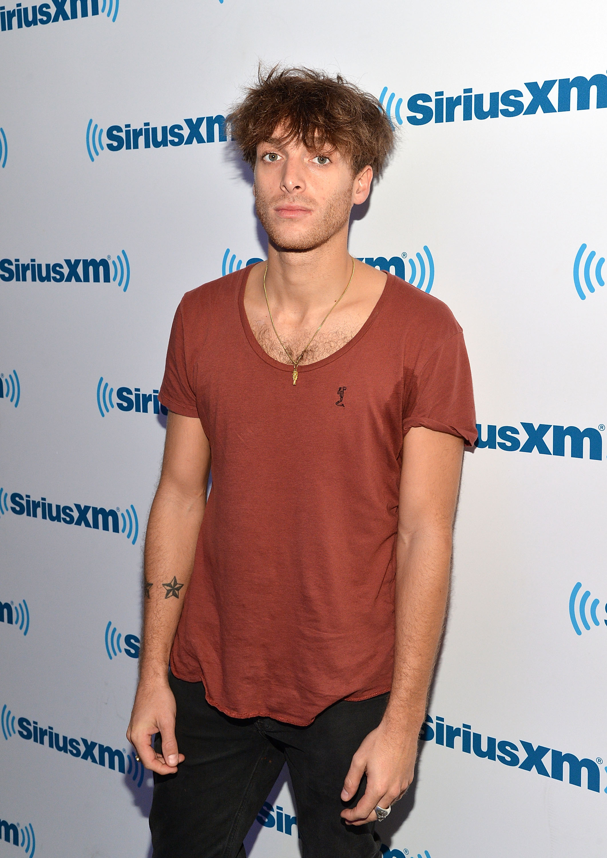 Paolo Nutini, Album battle, Lewis Capaldi competition, Scottish musicians, 2130x3000 HD Phone