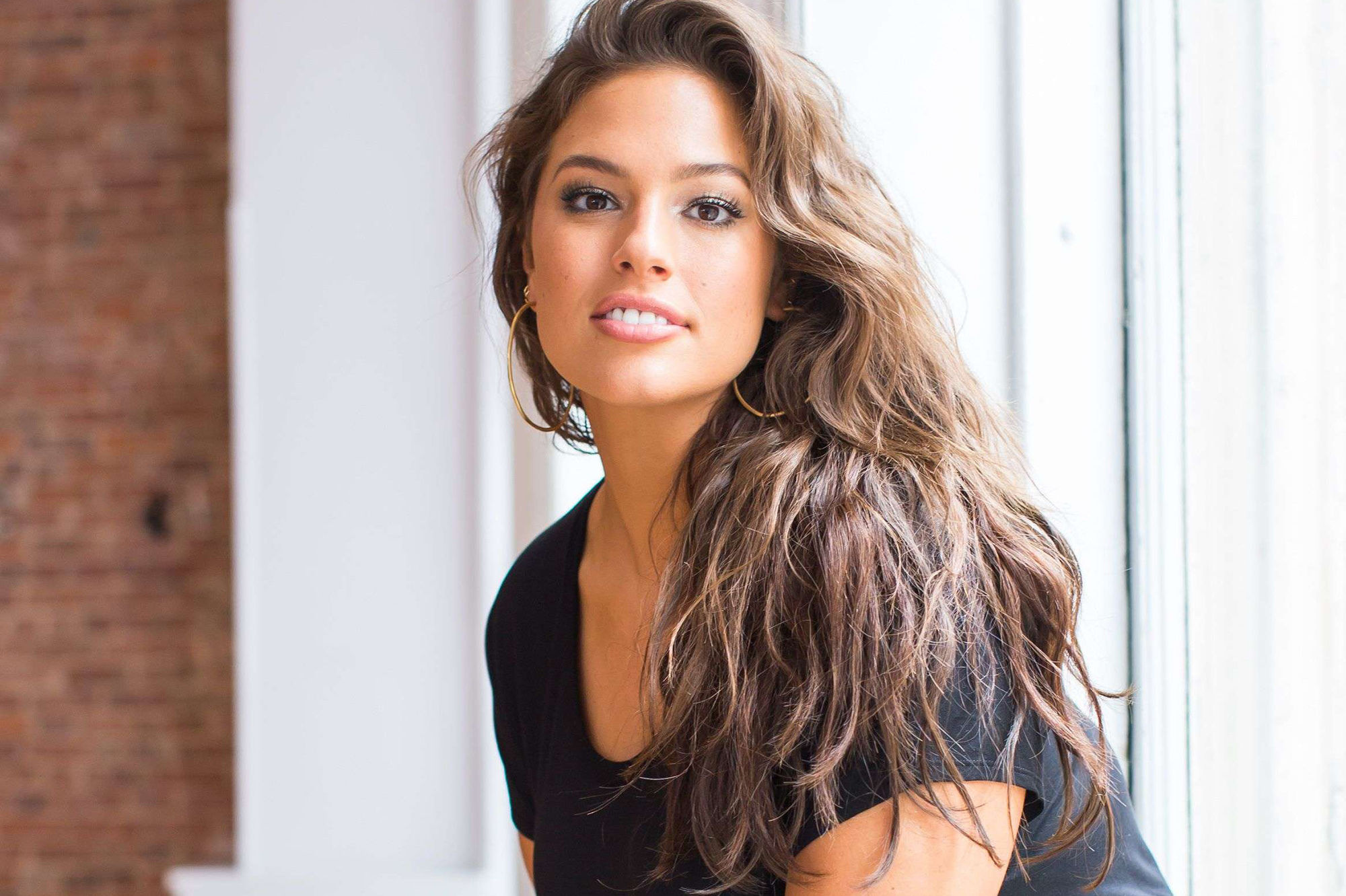 Ashley Graham, Brunette hair, Romantic look, HD images, 2000x1340 HD Desktop