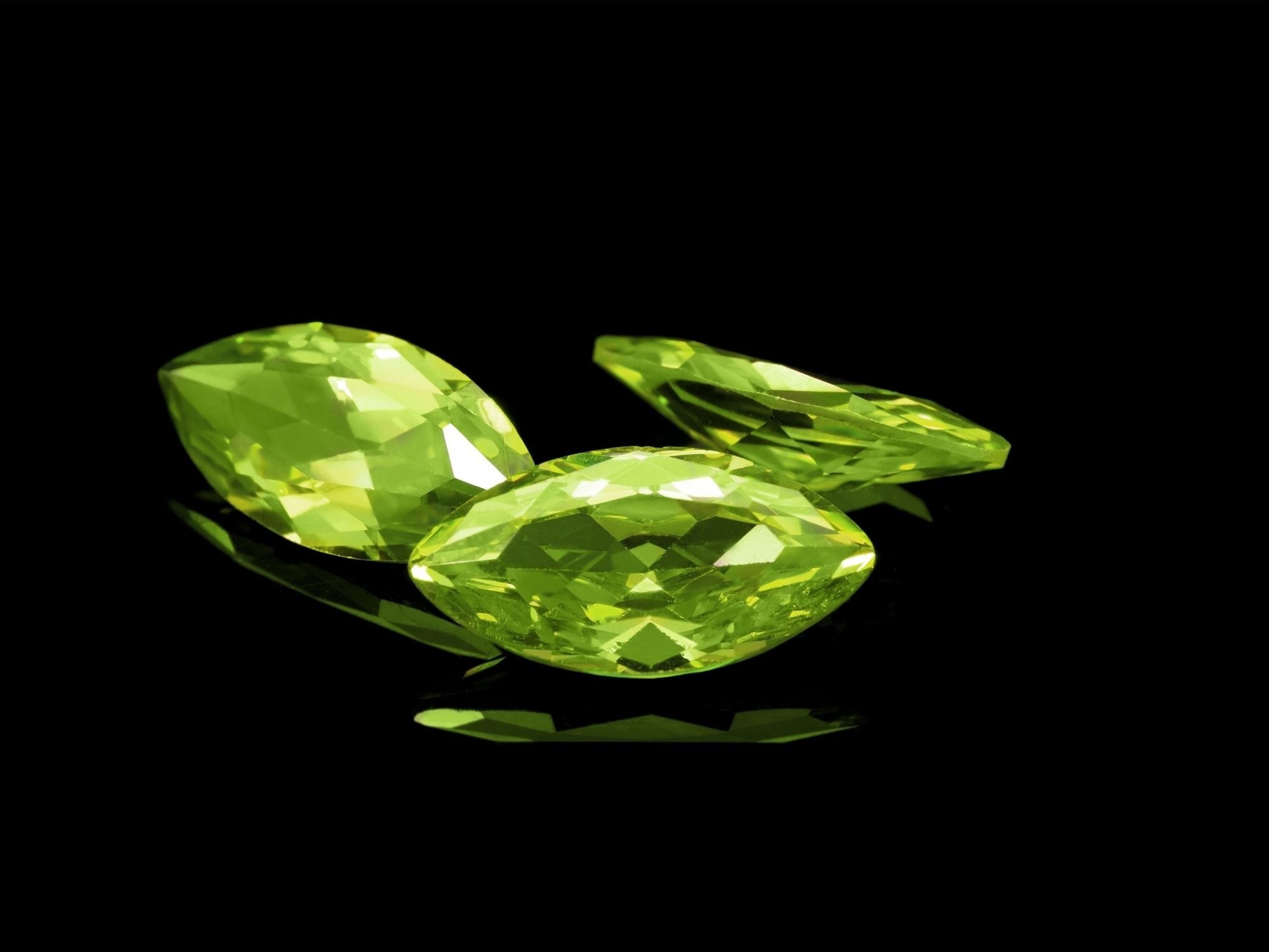 Peridot, Properties and characteristics, Captivating gemstone, Fascinating beauty, 2000x1500 HD Desktop