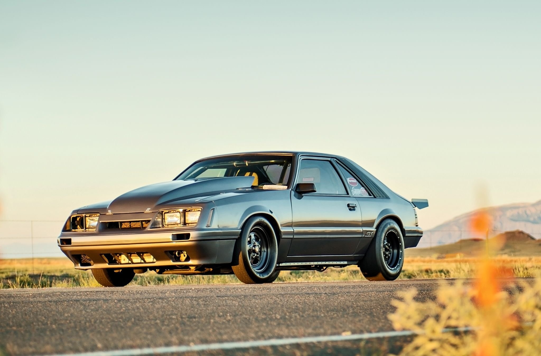 1985 Ford Mustang GT, cowl induction hood, desert highway roadside, HD Desktop wallpaper
