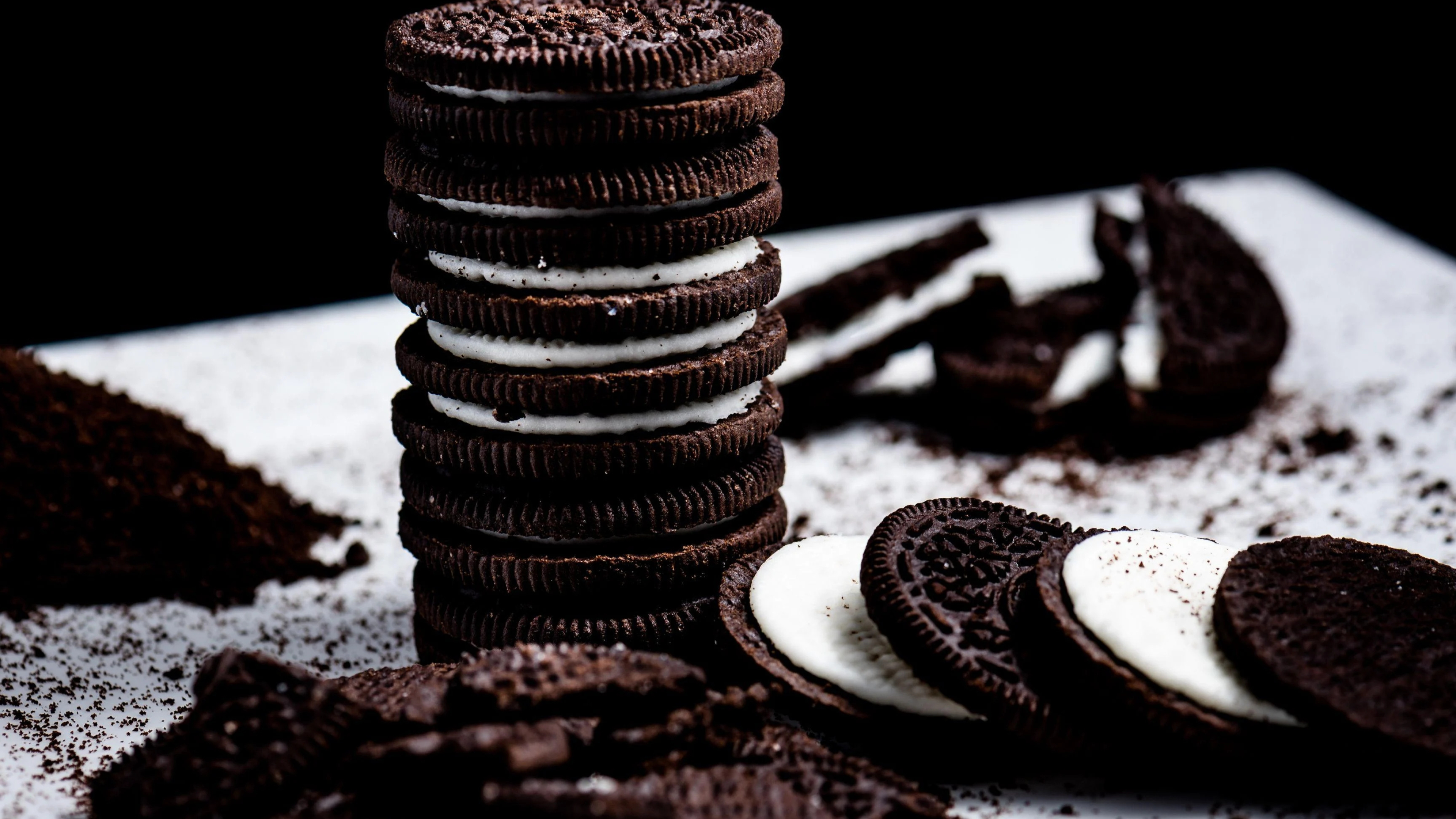 Delicious Oreo Cookies, Irresistible treats, Mouth-watering, Tasty snacks, 3840x2160 4K Desktop