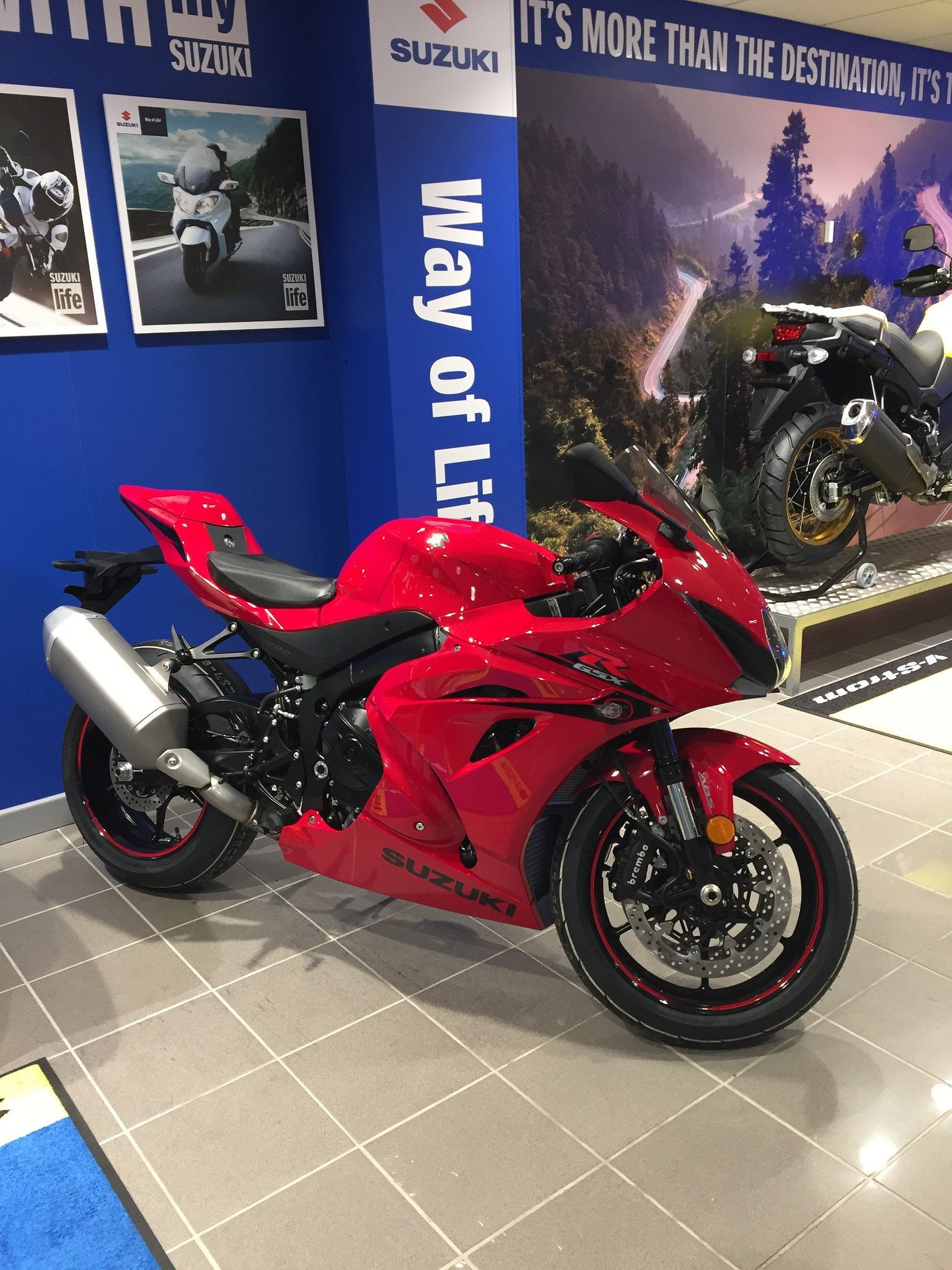 Suzuki GSX-R1000, Striking red color, Suzuki GSX-R1000, Sleek Suzuki bikes, 1540x2050 HD Phone
