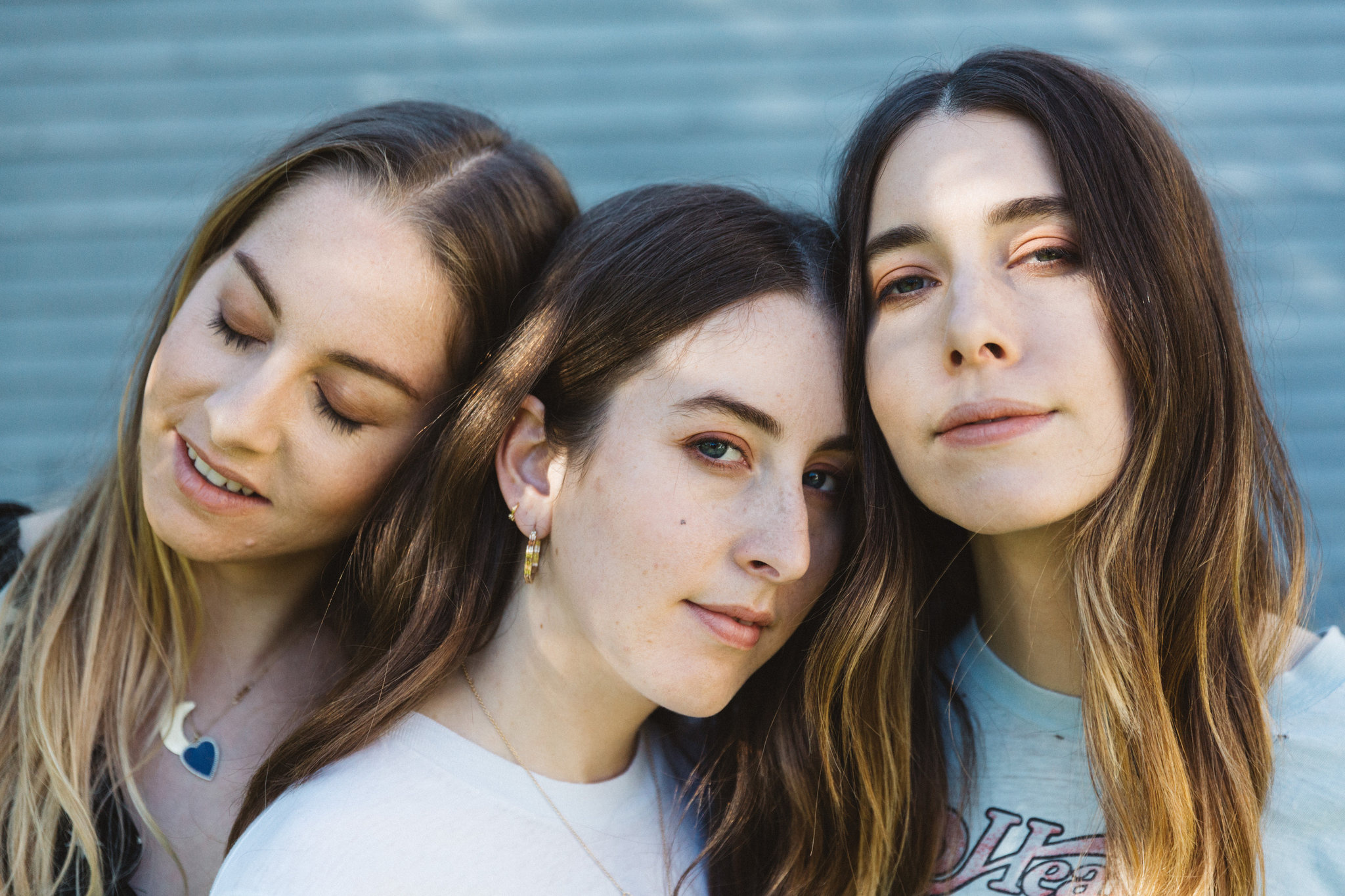 HAIM band, Vintage vibes, Feel just fine, New York Times, 2050x1370 HD Desktop