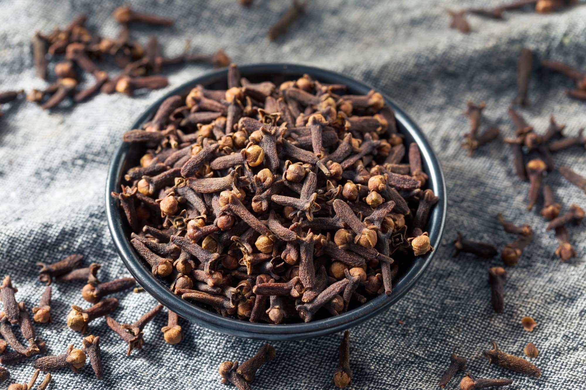 Cloves substitute, Alternatives to consider, Unique flavour, Spice versatility, 2000x1340 HD Desktop