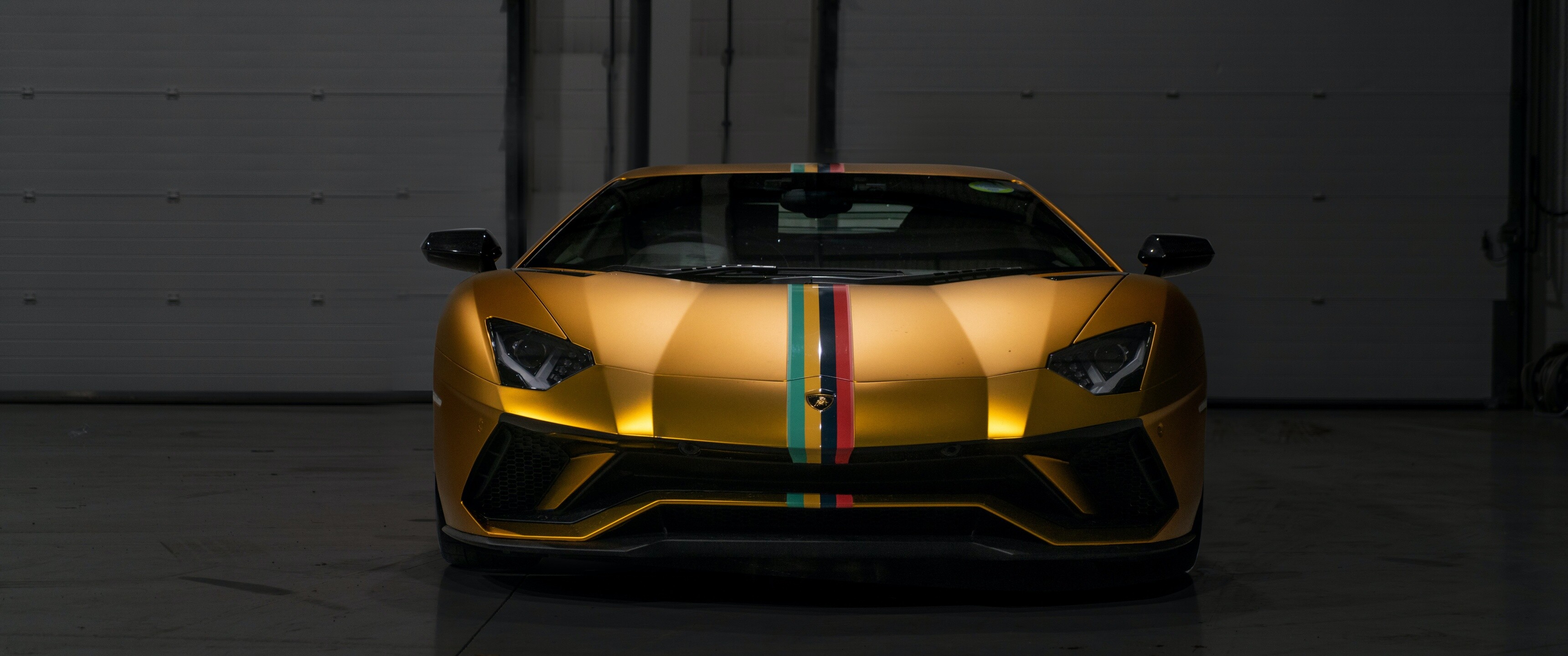 Aventador SuperVeloce, Gold Lamborghini Wallpaper, 3440x1440 Dual Screen Desktop