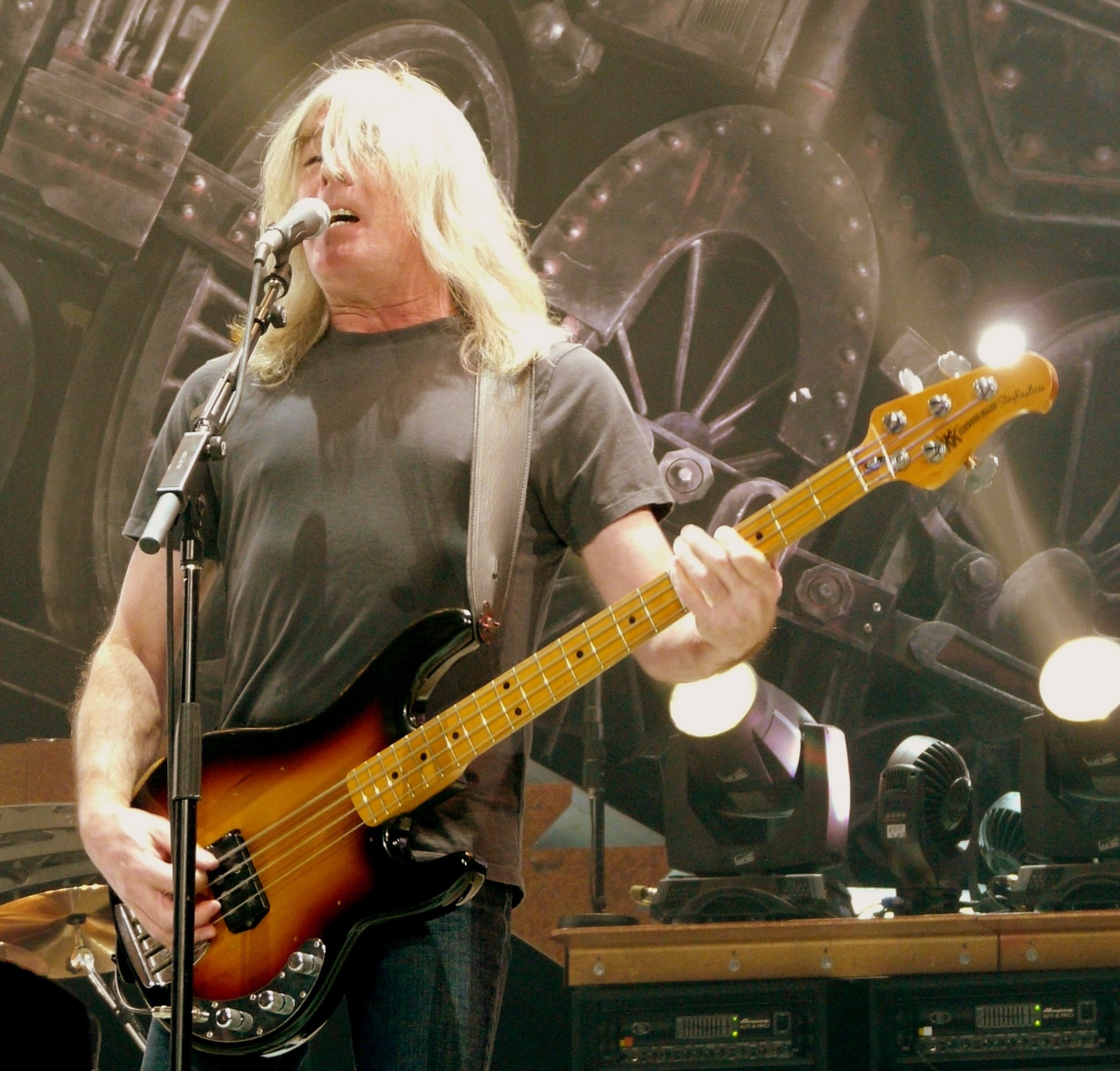 Cliff Williams, FileCliffWilliamsJPG, Wikimedia Commons, 2030x1940 HD Desktop