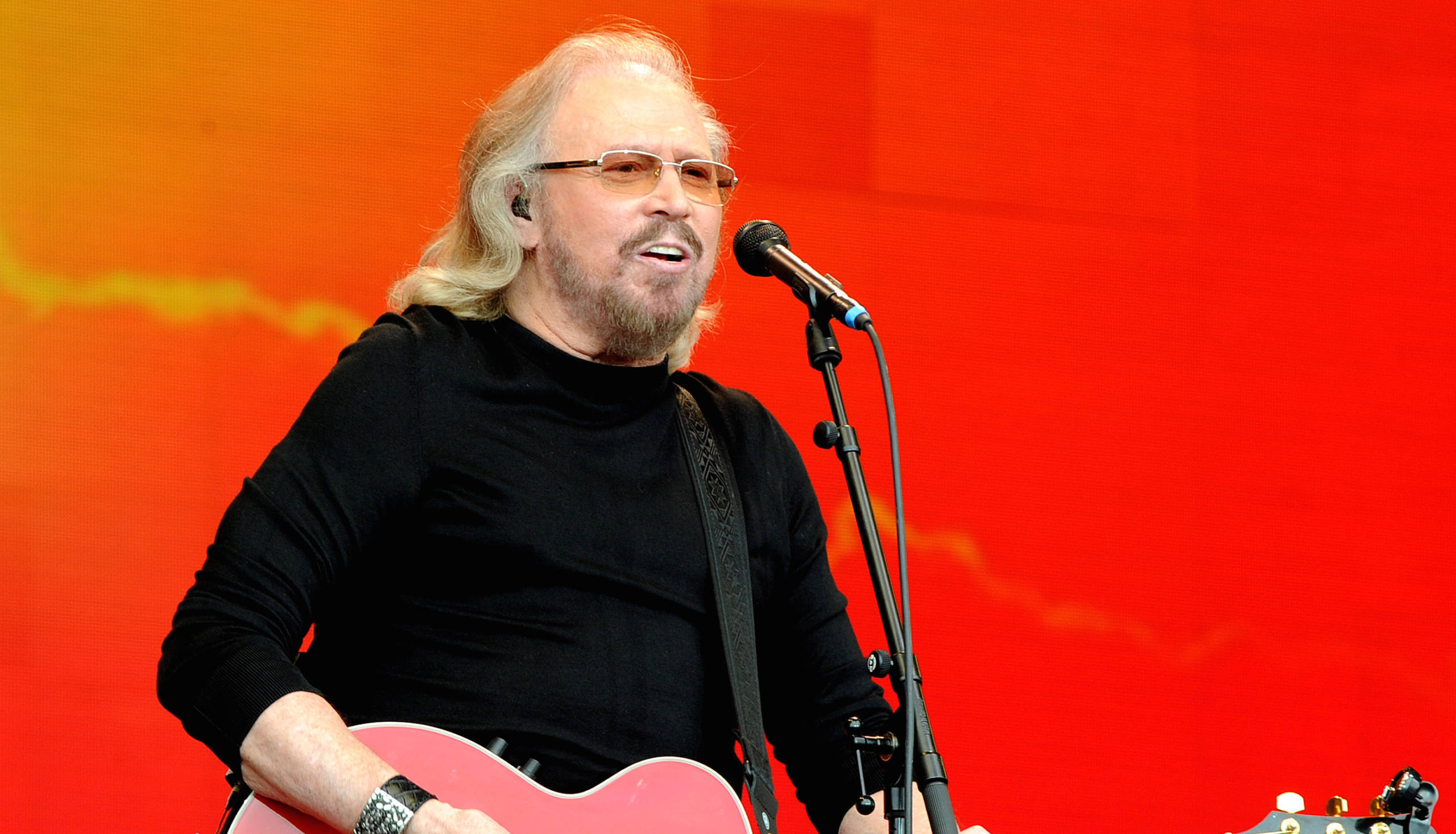 Barry Gibb, Elvis Presley, Cold shoulder, Past encounter, 2560x1470 HD Desktop