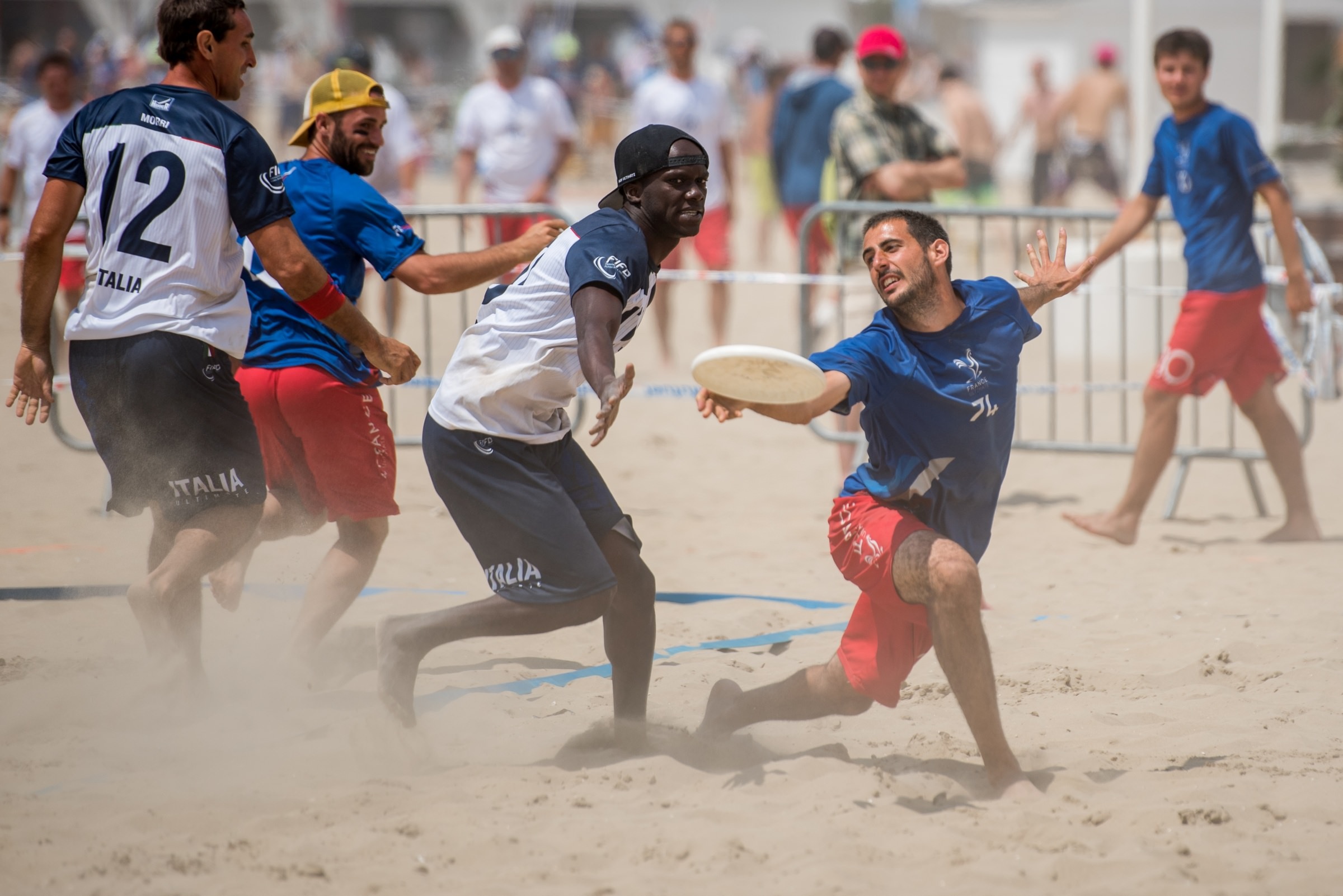 EBUCC 2021 volunteers, Frisbee championship support, Disc sports event, Ultimate frisbee volunteers, 2400x1610 HD Desktop