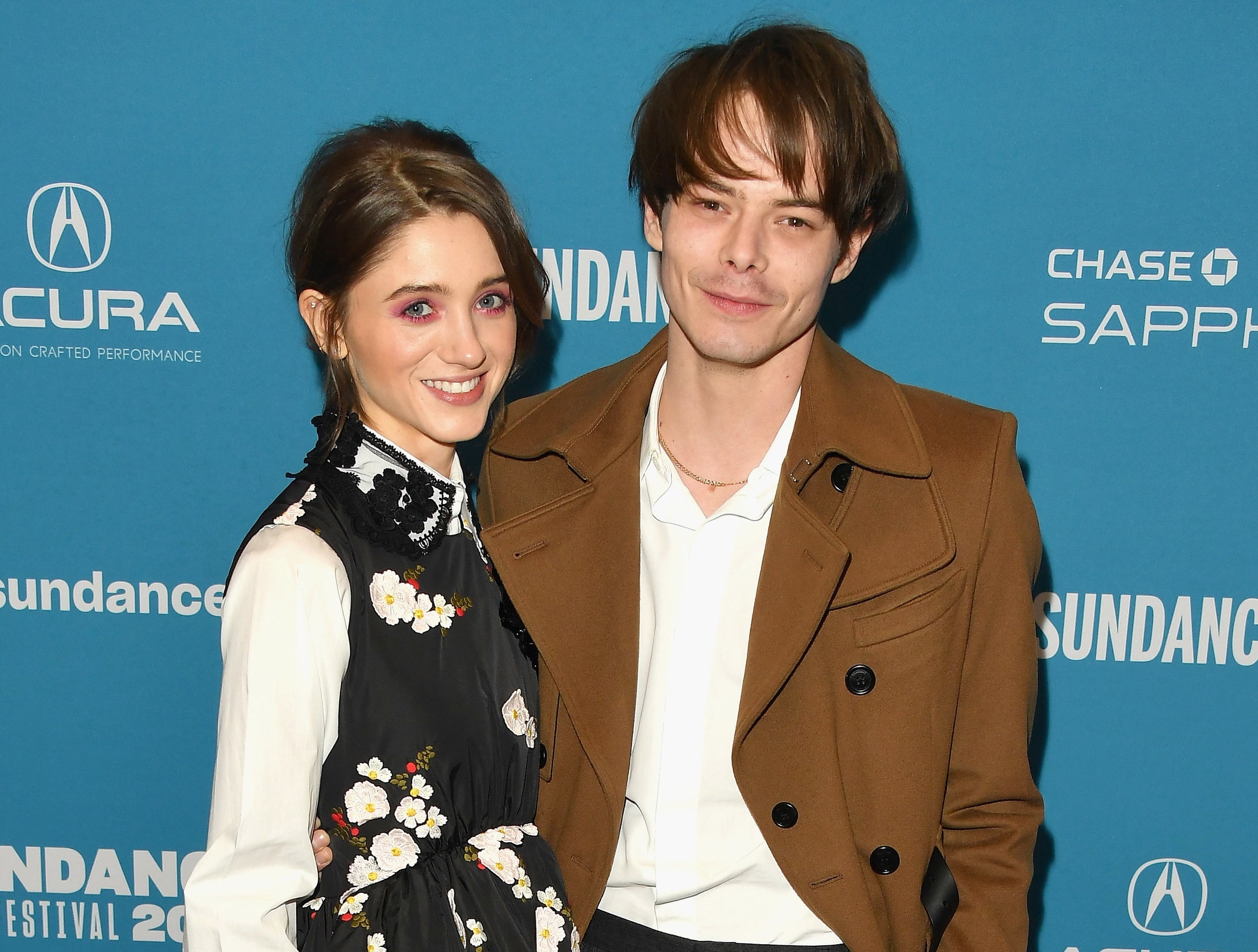 Charlie Heaton, zusammen, Natalia Dyer, 2410x1820 HD Desktop