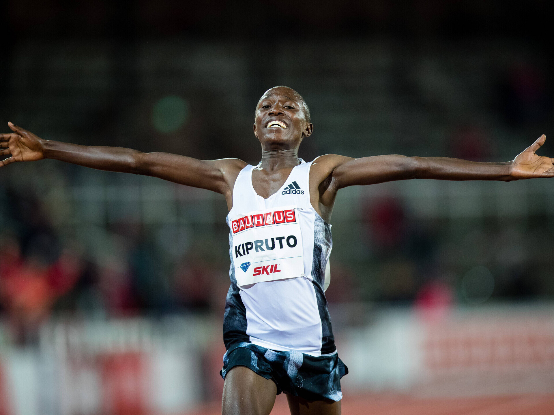 Rhonex Kipruto, Kipruto pstitas, Valencias 10 km, Kergejustik ERR, 1920x1440 HD Desktop