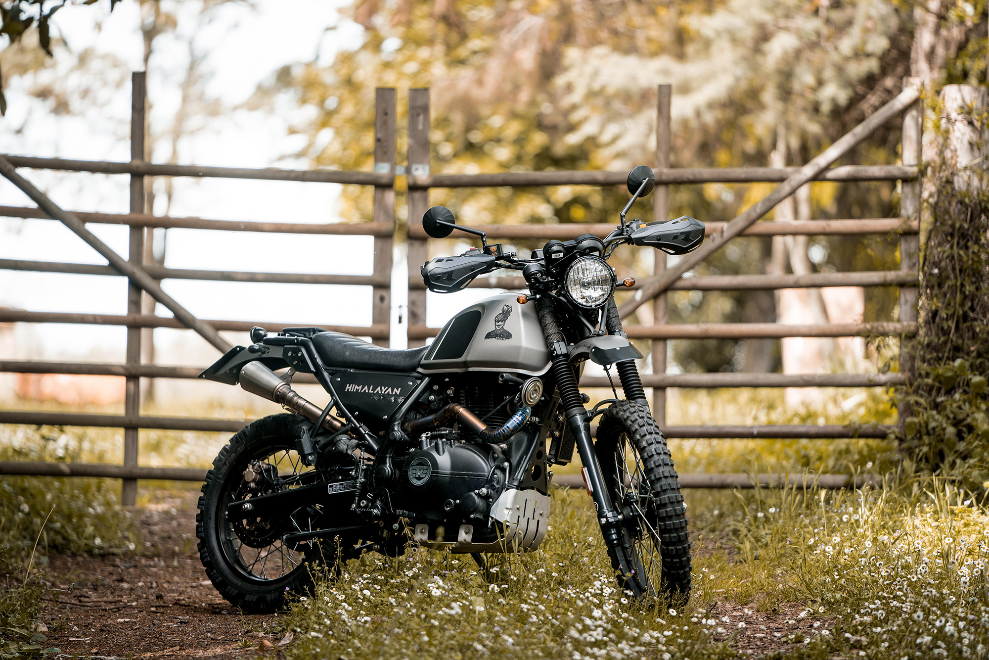 Royal Enfield Himalayan, wooden ranch gate, wildflower dirt trail, HD Desktop wallpaper