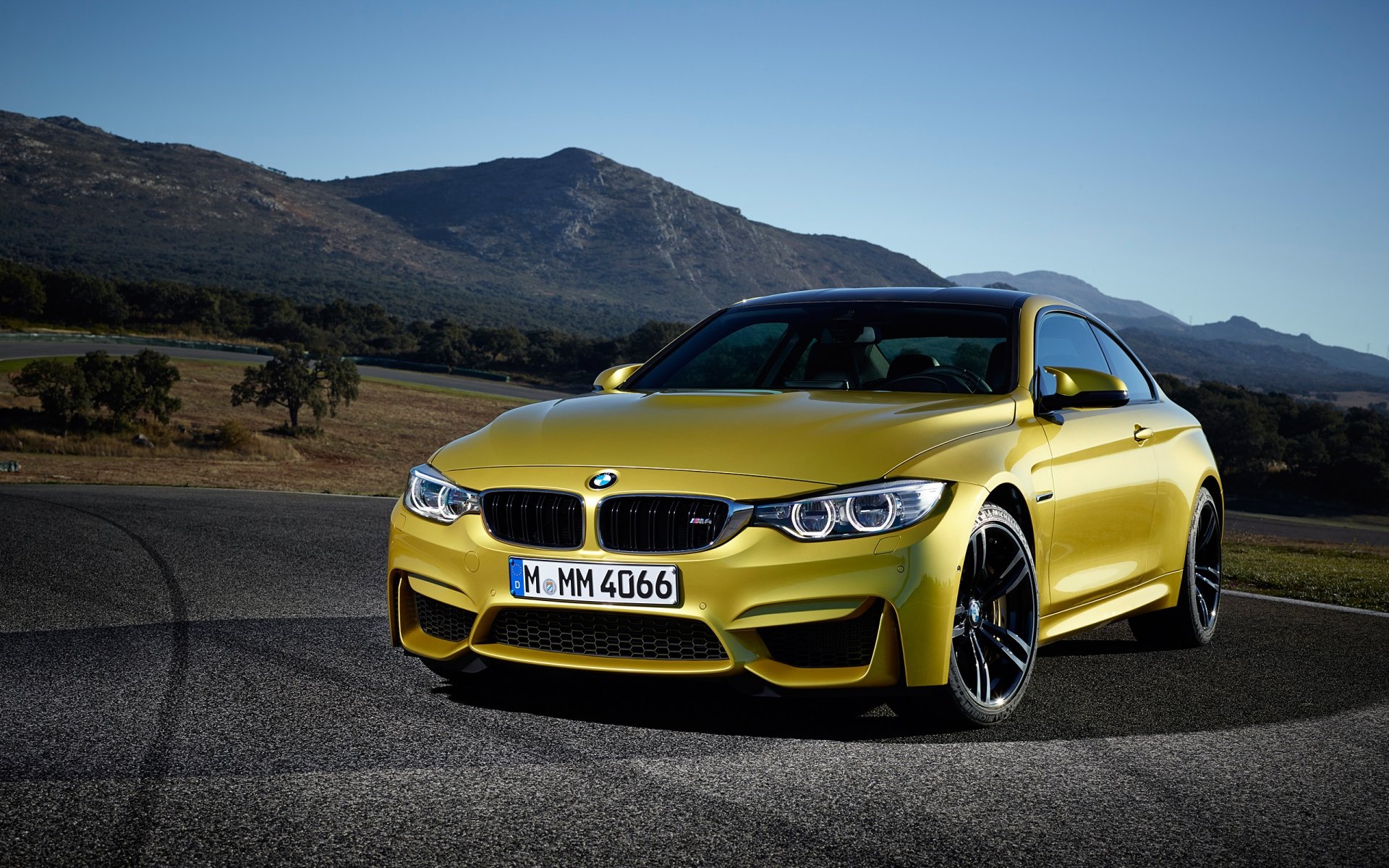 M4 Coupe 2015 Front View, BMW M4 Wallpaper, 1920x1200 HD Desktop