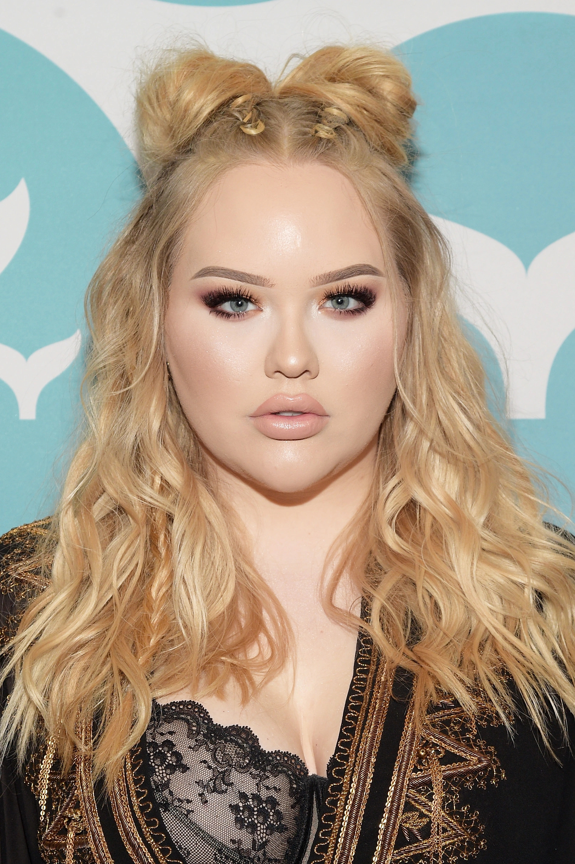 NikkieTutorials, Coming out, Transgender, Bossip, 1900x2850 HD Phone