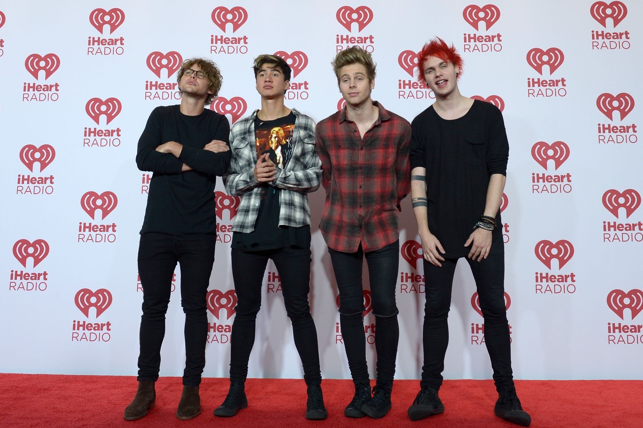 5 Seconds of Summer, Ashton Irwin, Ryan Anderson's post, 2500x1670 HD Desktop