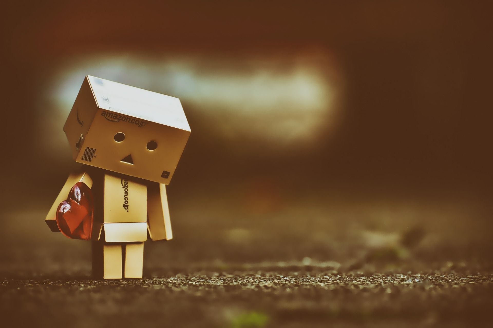 Amazon Danbo figure, Red translucent heart, Warm bokeh ground, HD Desktop wallpaper