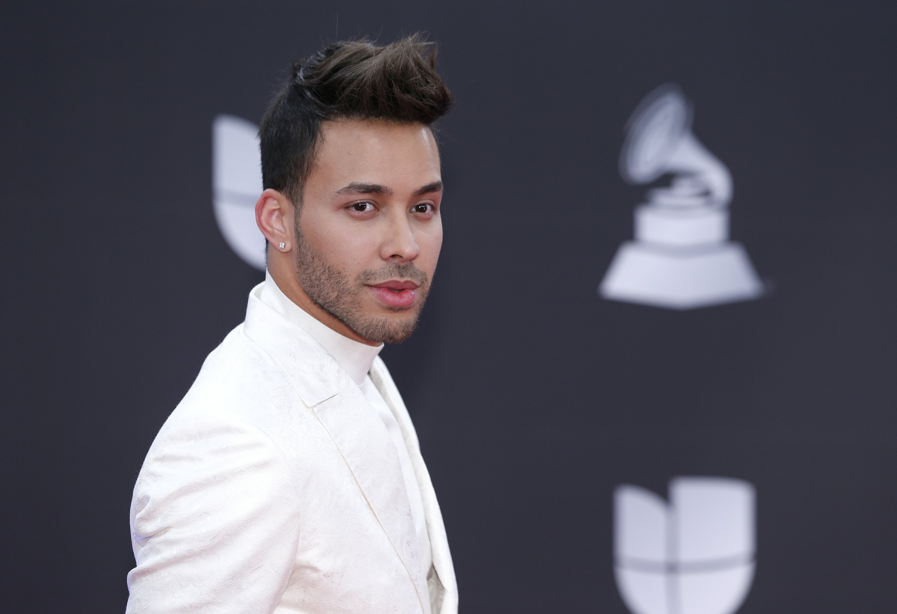 Prince Royce, COVID-19 diagnosis, Wake-up call, Health news, 3000x2060 HD Desktop