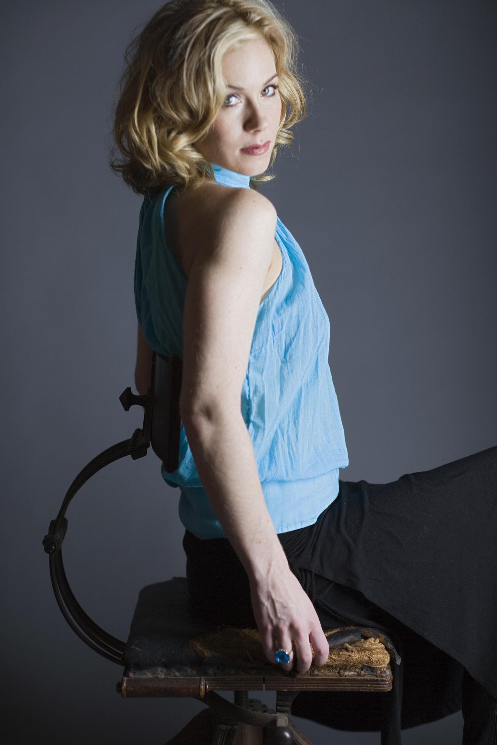 Christina Applegate movies, Applegate photo, Fanpop celebrity, Wallpaper, 1710x2560 HD Phone