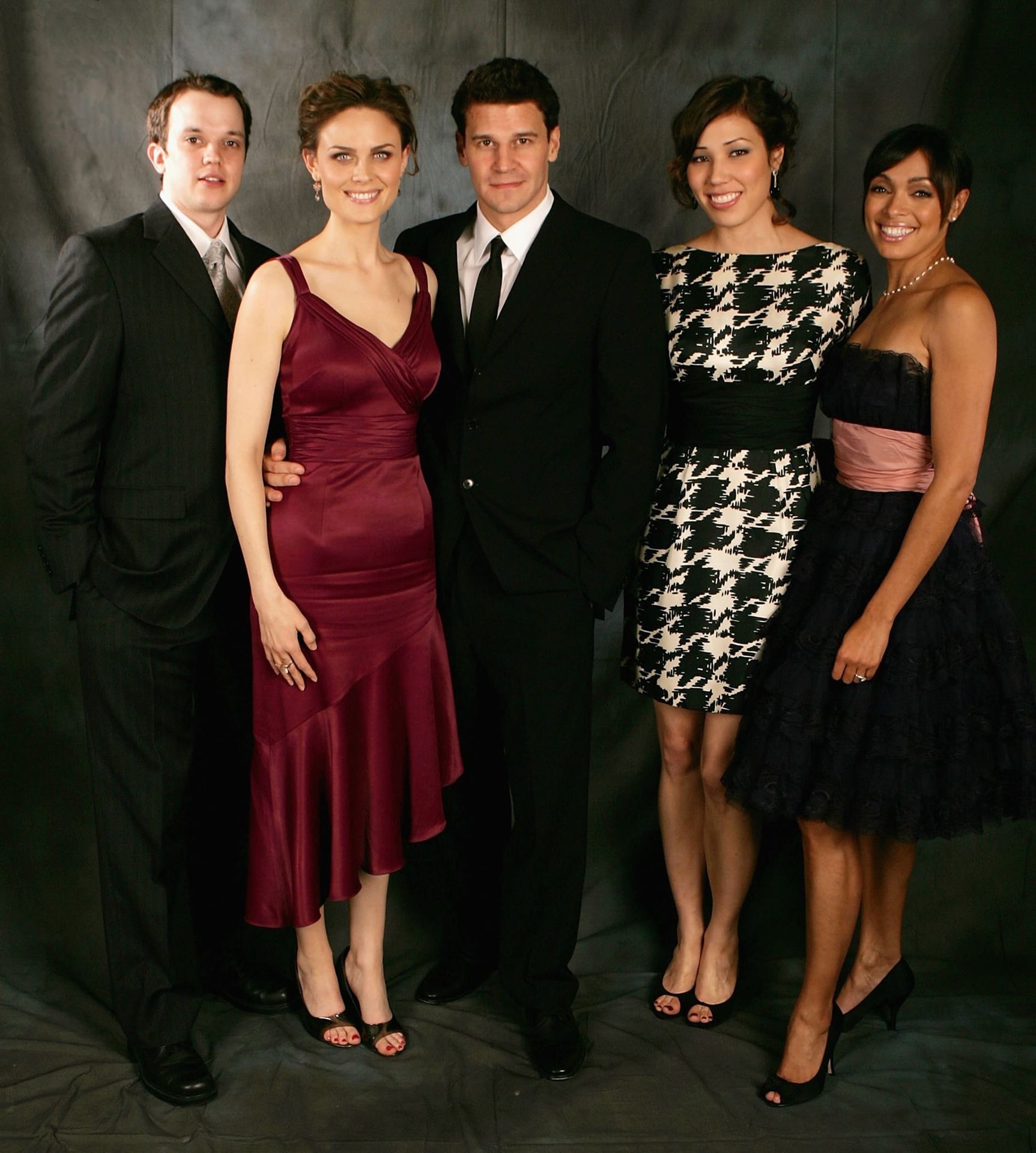 Bones Photo: Bones | Emily deschanel, Bones tv series, Cast of bones 1730x1920