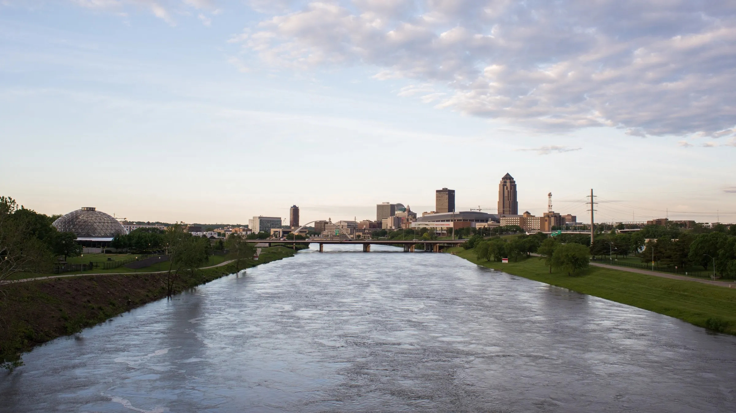 Des Moines, Algae toxins, Drinking water, Circle of Blue, 2400x1350 HD Desktop