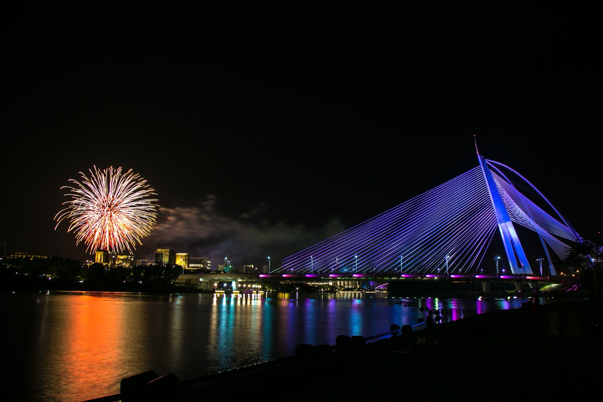 Impressive bridge, Seri Wawasan Bridge, Putrajaya wallpapers, Engineering marvel, 1920x1280 HD Desktop