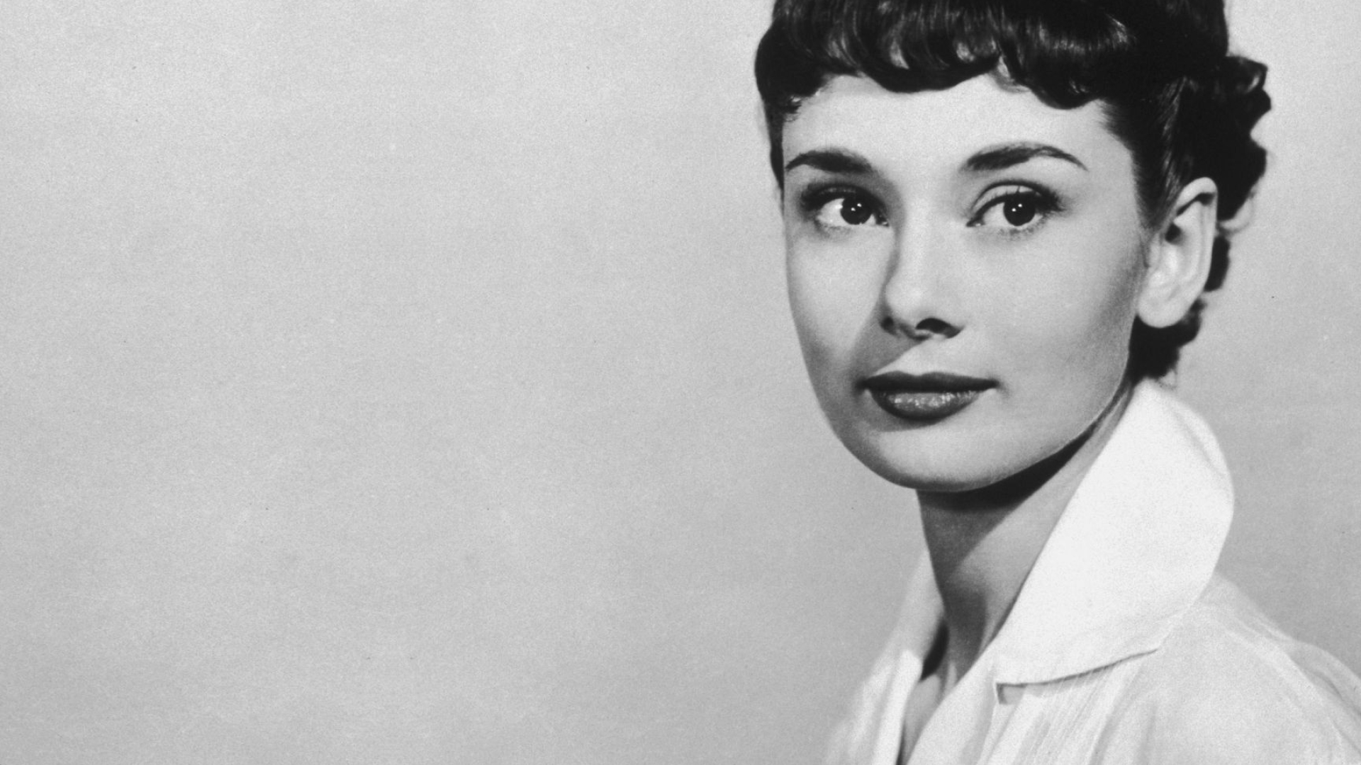 Audrey Hepburn wallpapers and backgrounds, Classic elegance, Movie star charm, Vintage beauty, 1920x1080 Full HD Desktop