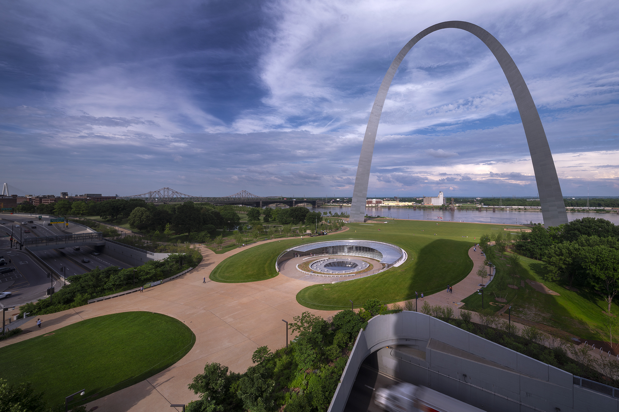 Gateway Arch museum and visitor center, Architect Magazine, 2000x1340 HD Desktop