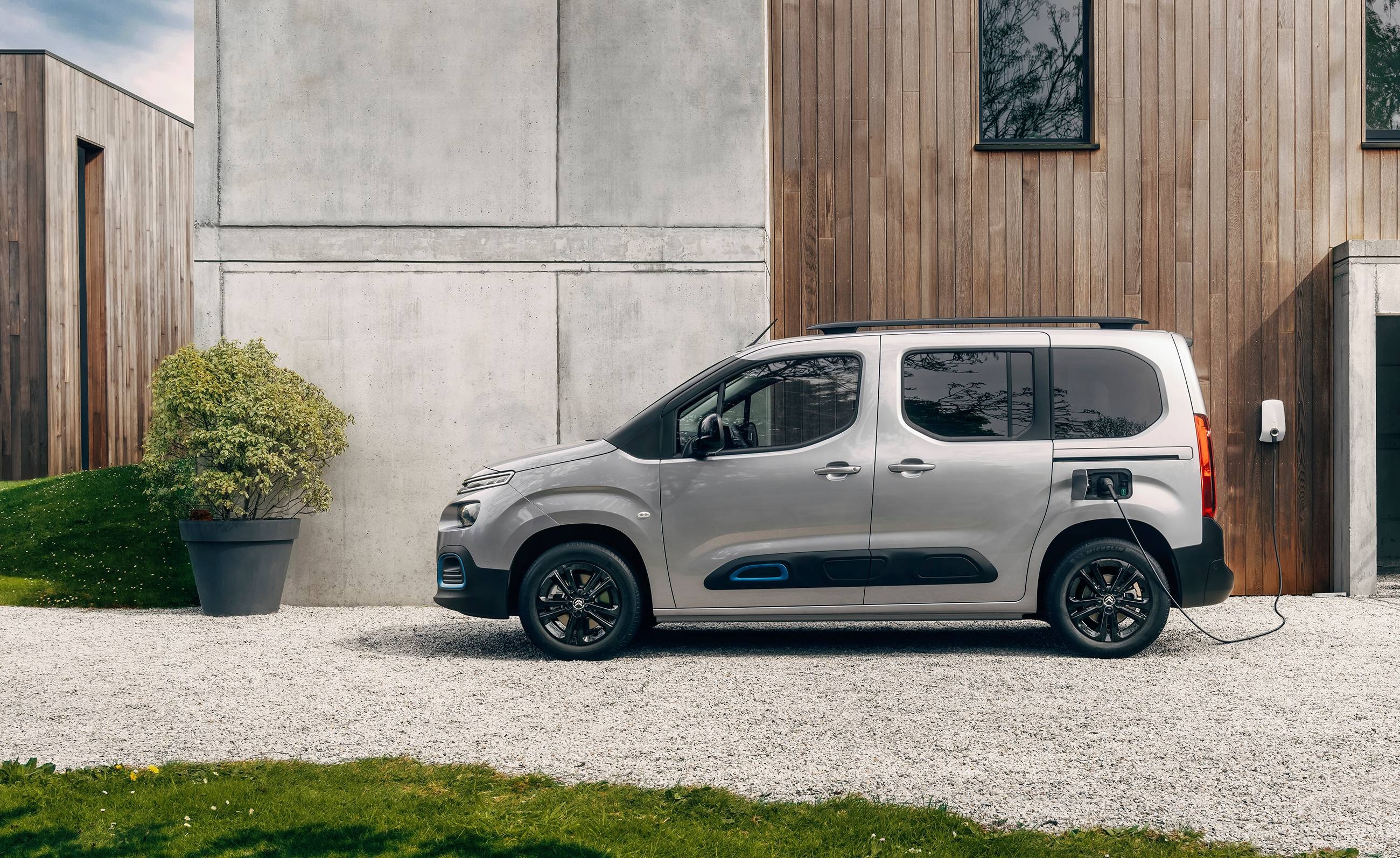 Citroen Berlingo, Utility goes electric, Citron Berlingo, 2600x1600 HD Desktop