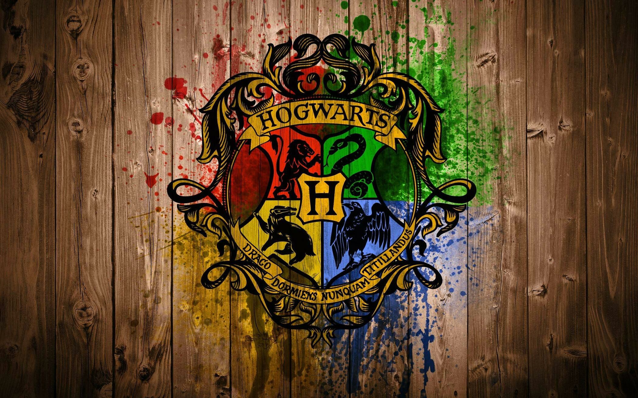 Hogwarts crest, Harry Potter Wallpaper, 2100x1320 HD Desktop