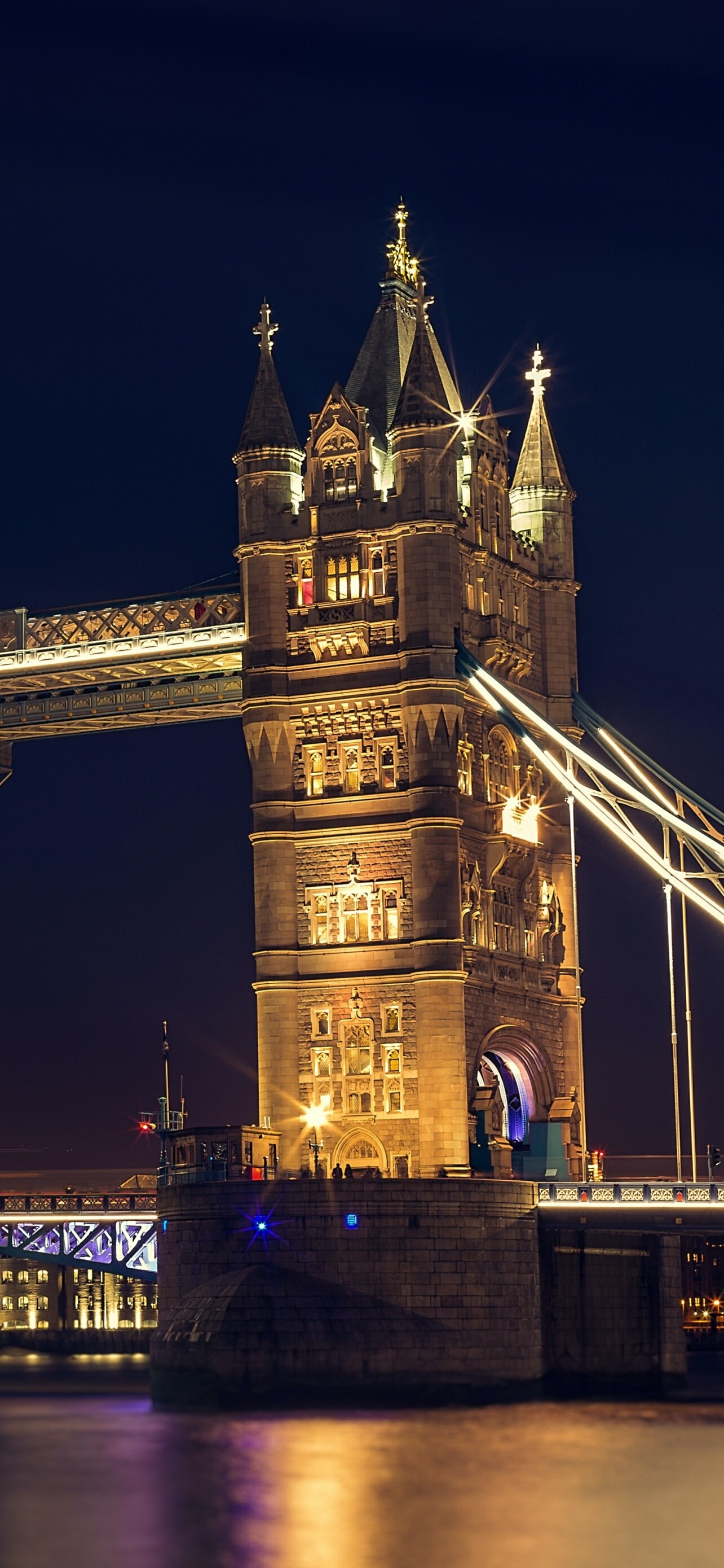 London Bridge, 4K wallpaper, Nighttime beauty, Scenic views of the Thames, 1290x2780 HD Phone