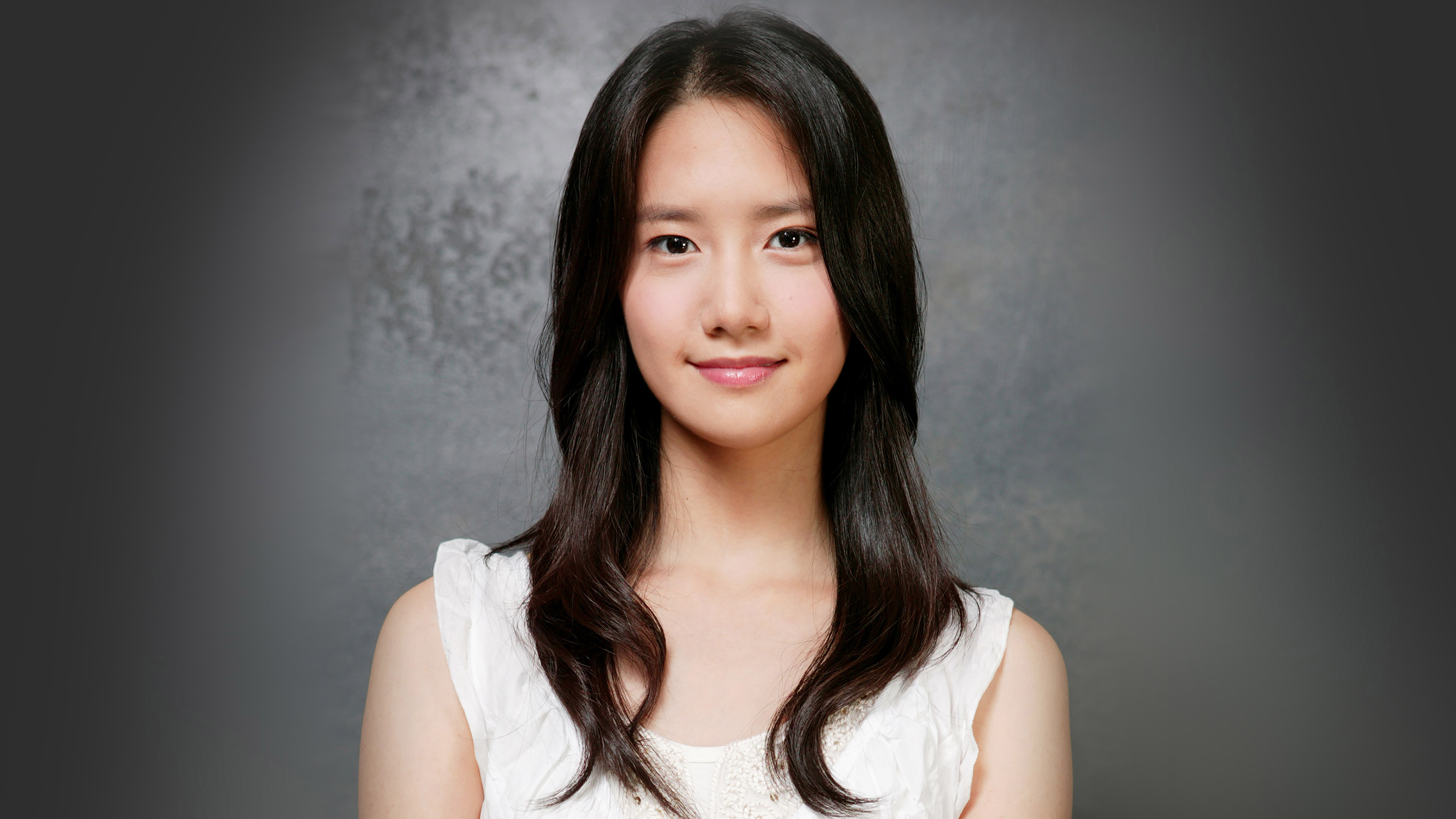 Im Yoon-ah, K-pop star papersco, Stunning visuals, Musical talent, 3840x2160 4K Desktop