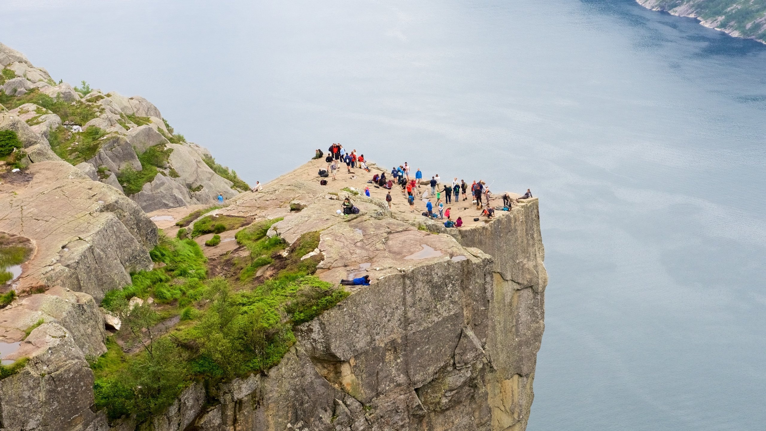 Pulpit Rock, Songesand, Holiday homes, Beautiful scenery, 2560x1440 HD Desktop