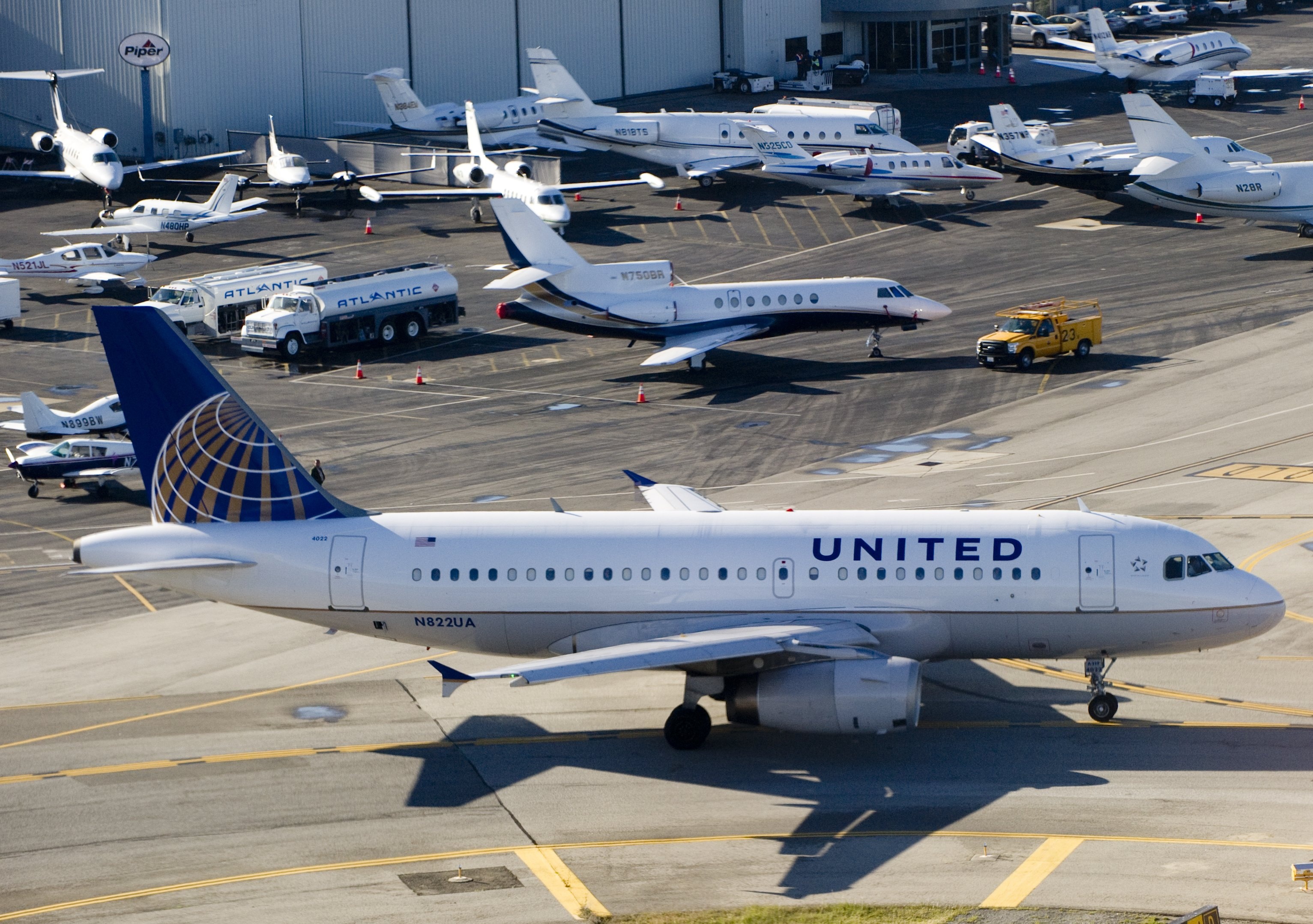 Airbus A319, United Airlines Wallpaper, 3070x2160 HD Desktop