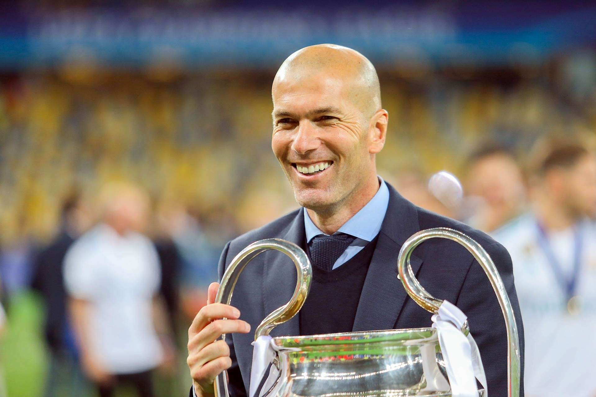 Zinedine Zidane, UEFA Champions League trophy, Navy suit and tie, HD Desktop wallpaper