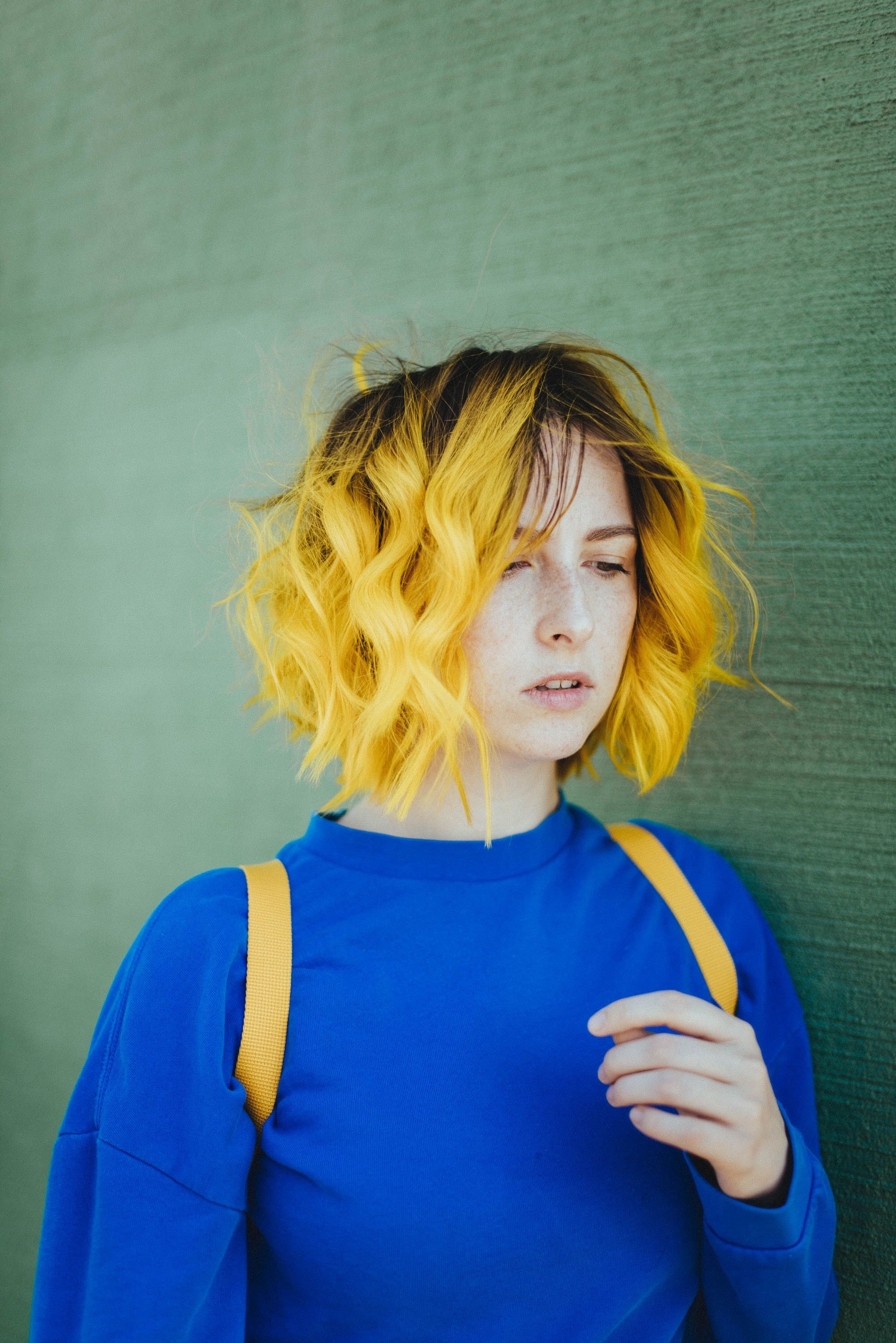 Tessa Violet, Pretty people, Artistic hair, Portrait photography, 2010x3000 HD Phone