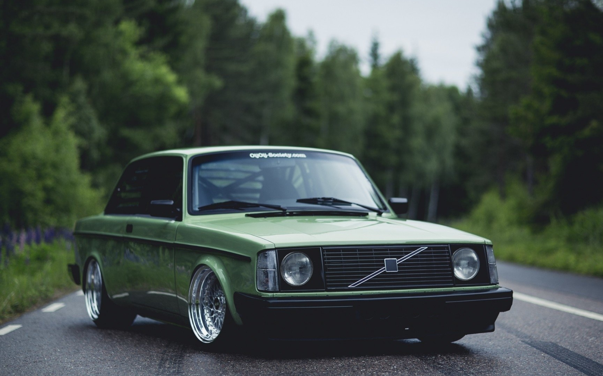 242 Stance, Volvo Wallpaper, 1920x1200 HD Desktop