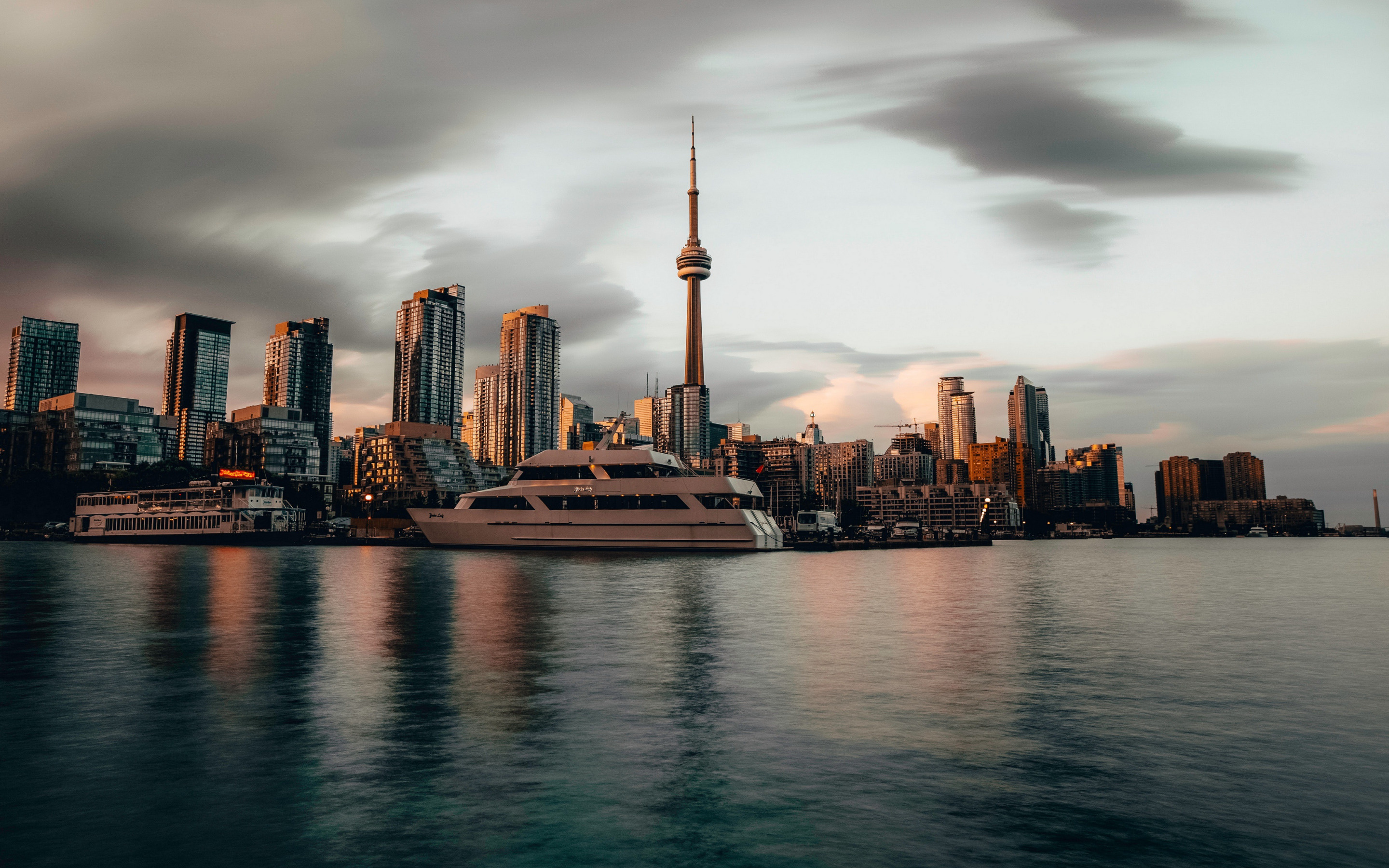 CN Tower, Canada, Toronto CN Tower, Skyscrapers, 2880x1800 HD Desktop