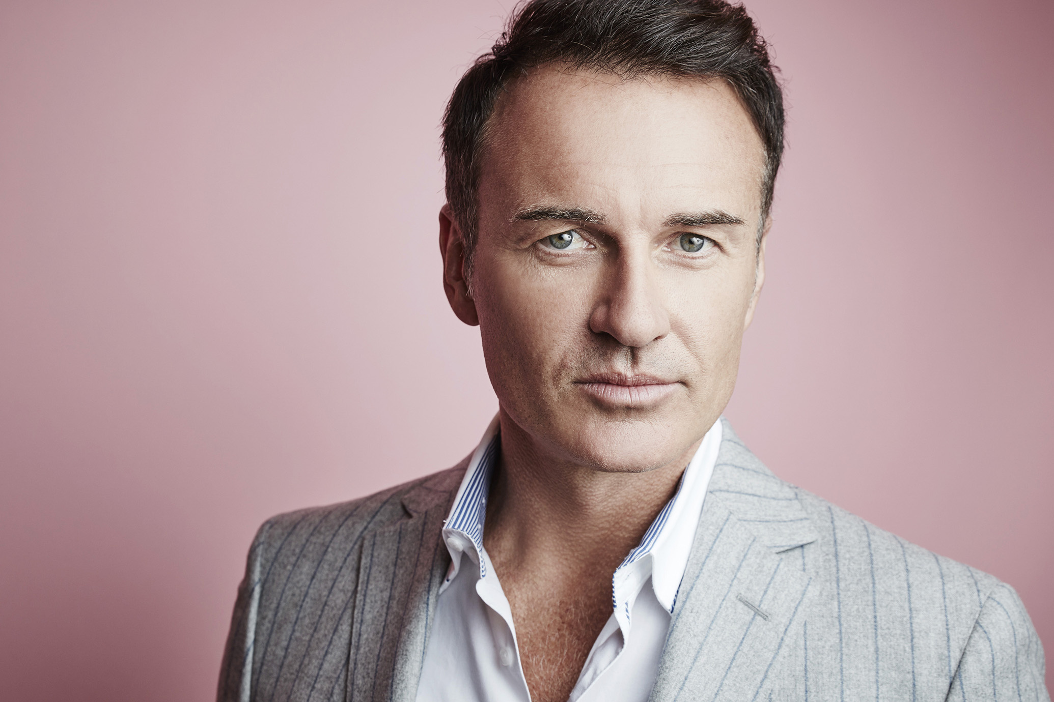 Julian McMahon, Marvel's Runaways, Casts as Jonah, TV Guide, 2070x1380 HD Desktop