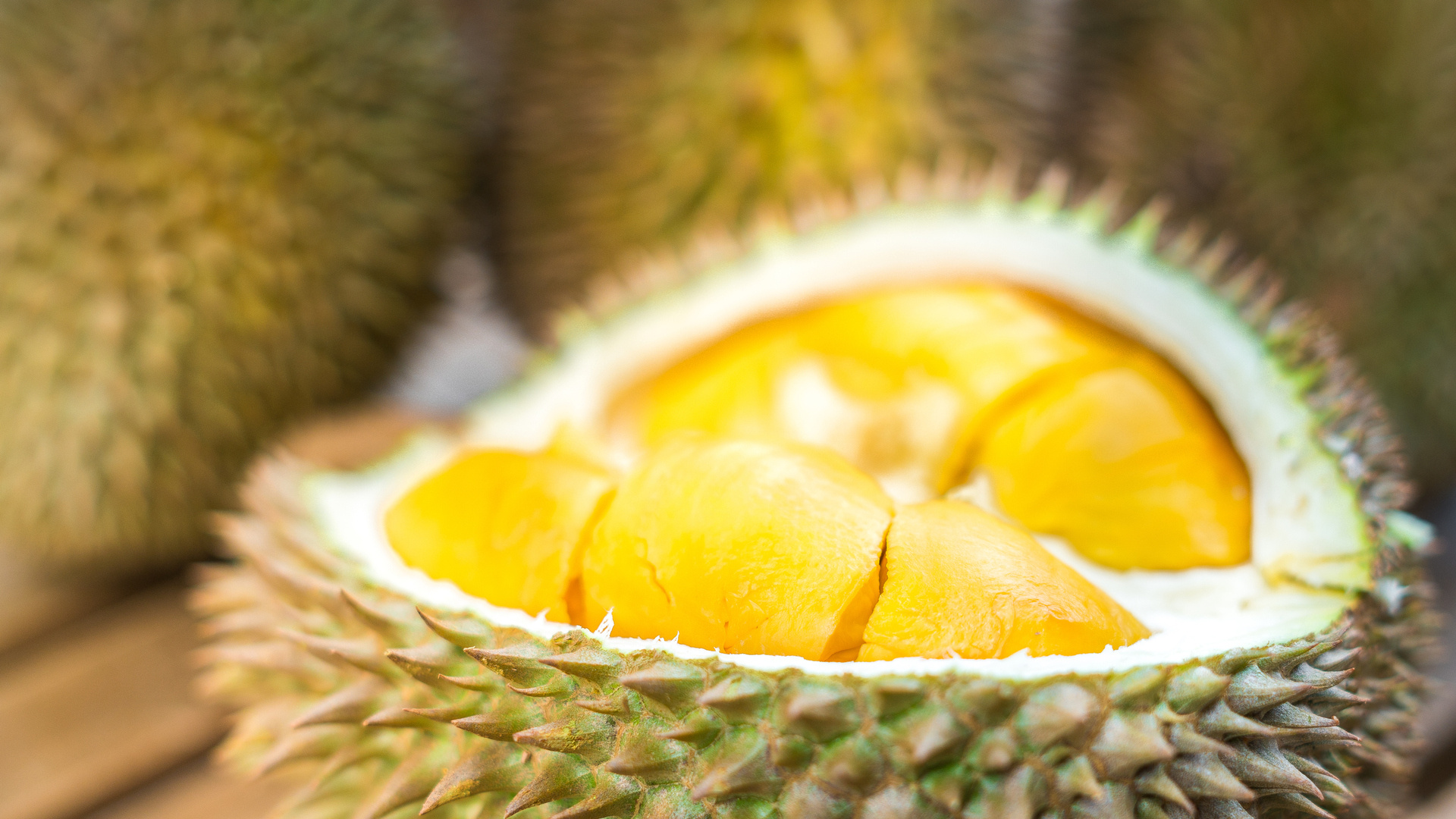 Durian controversy, Grounded flight incident, Strong smell effect, News article, 1920x1080 Full HD Desktop