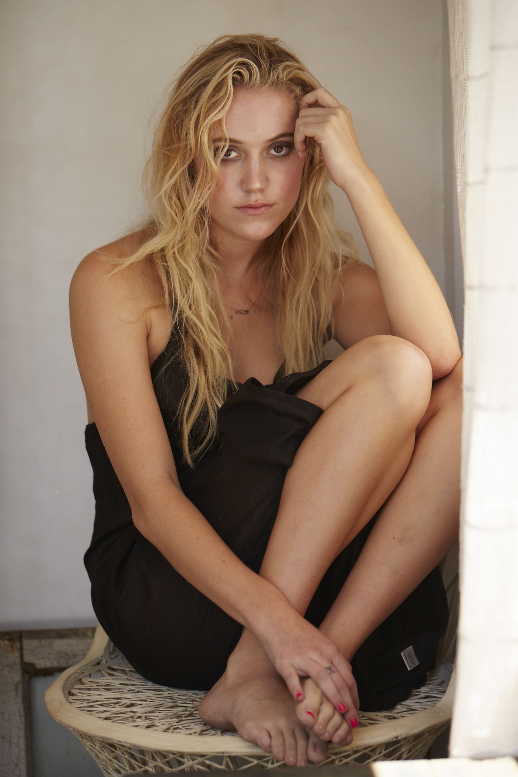 Maika Monroe movies, Maika Monroe photoshoot, Kerry Malouf makeup, Pasquel photography, 1710x2560 HD Phone