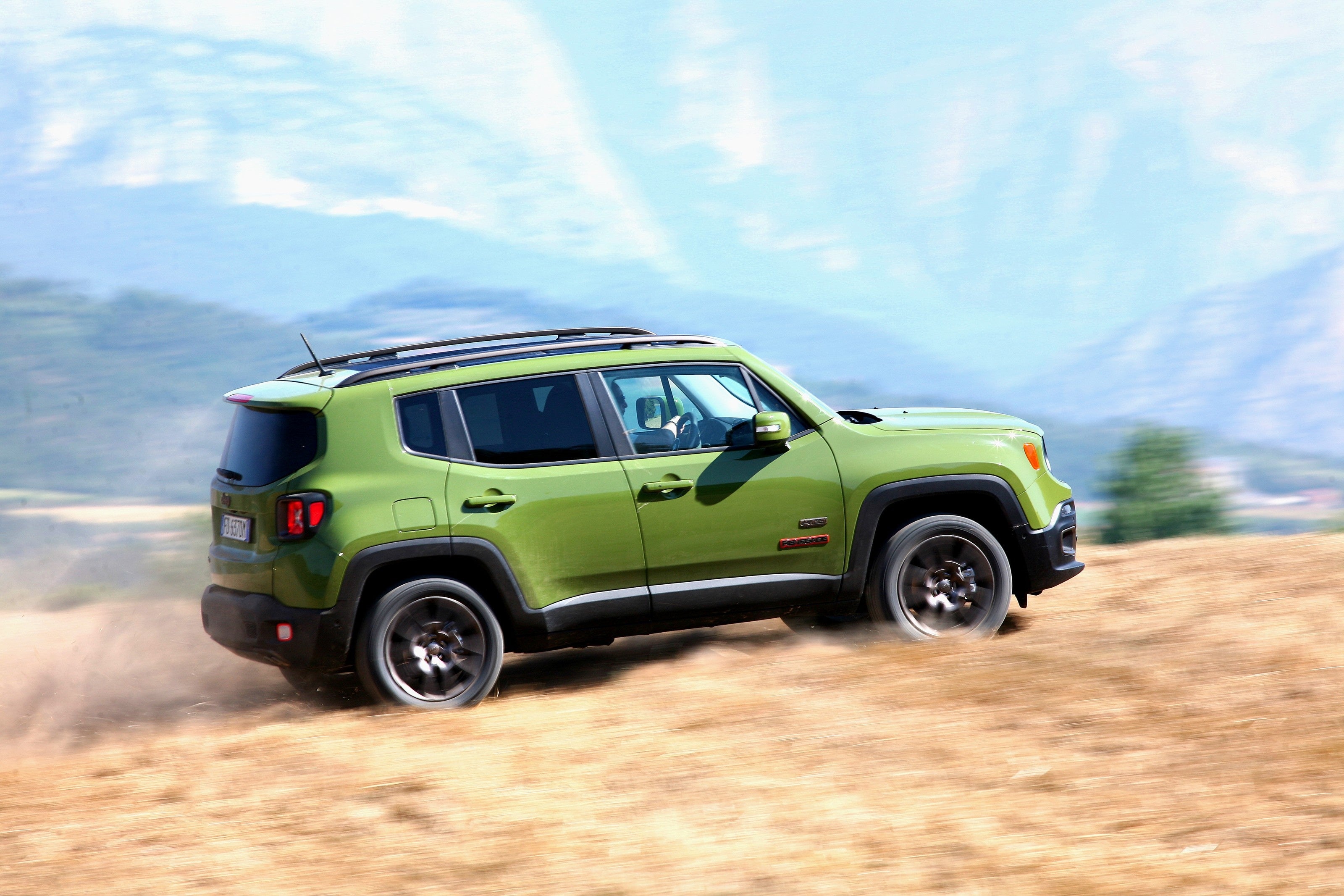 Jeep Renegade 75th anniversary, Retro charm, Commemorative edition, Off-road heritage, 3200x2140 HD Desktop