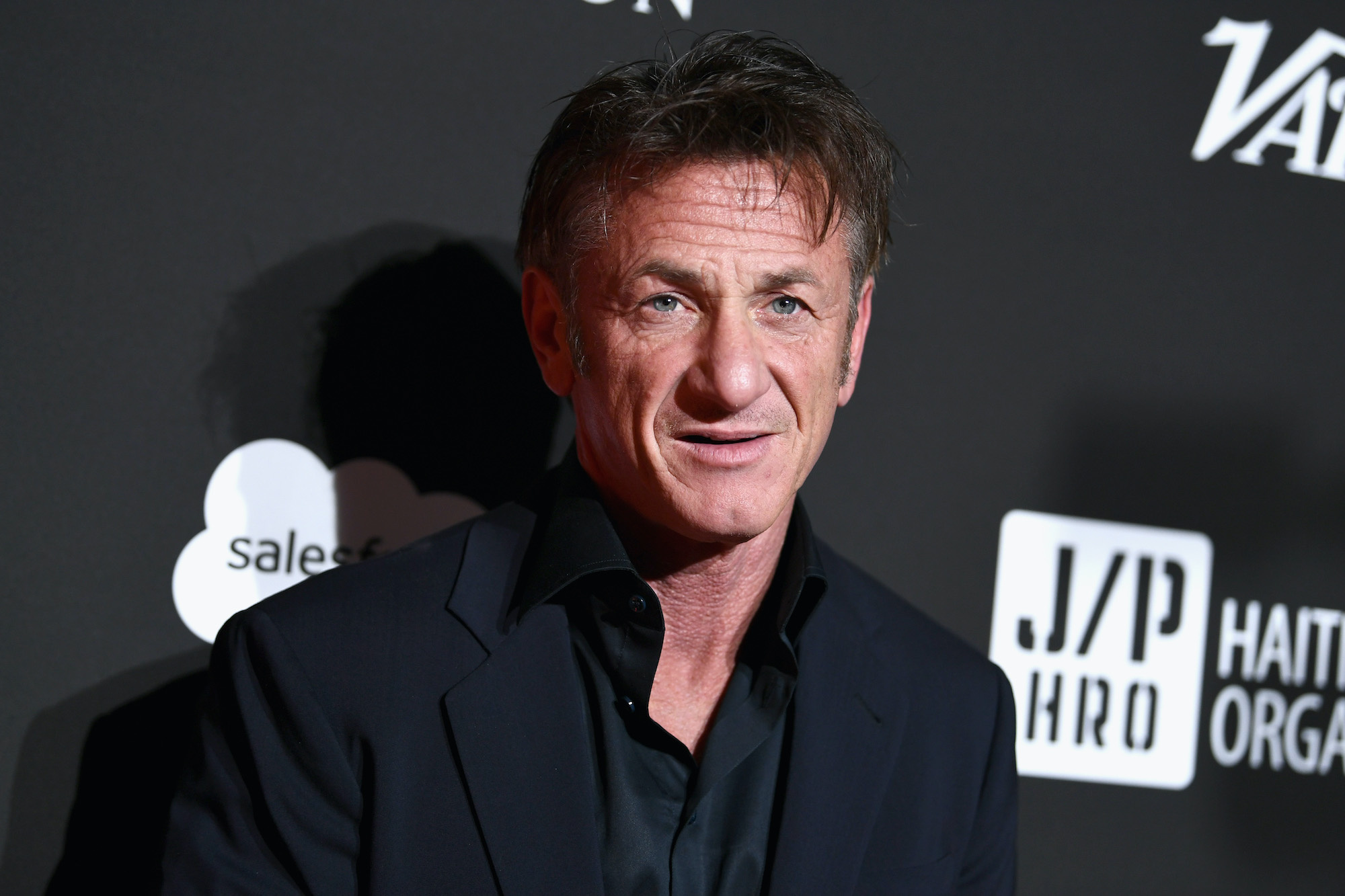 Sean Penn, Oscars 2015, Controversial joke, Memorable moment, 2000x1340 HD Desktop