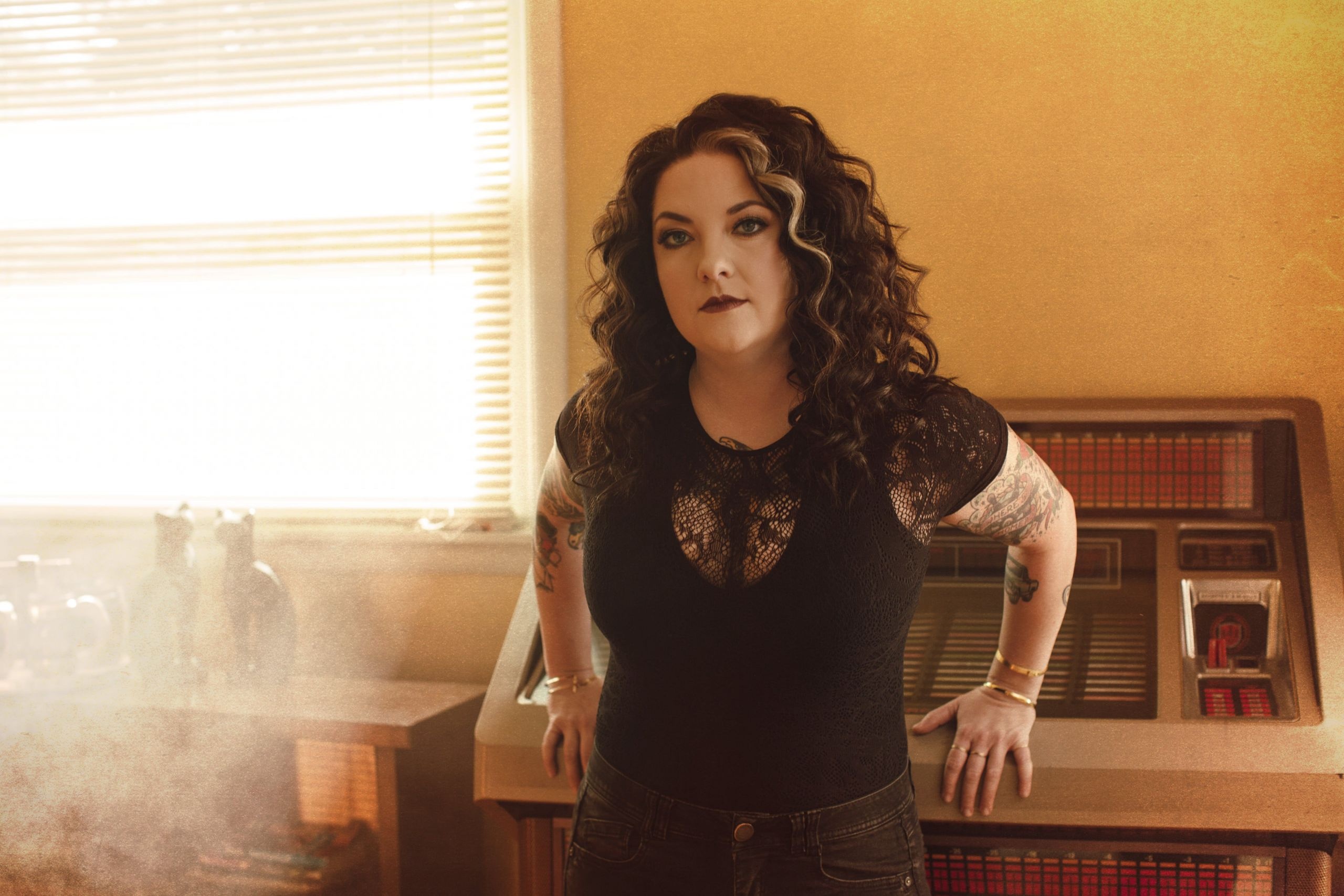 Ashley McBryde, Profile of resilience, Reflections on 2020, 2560x1710 HD Desktop