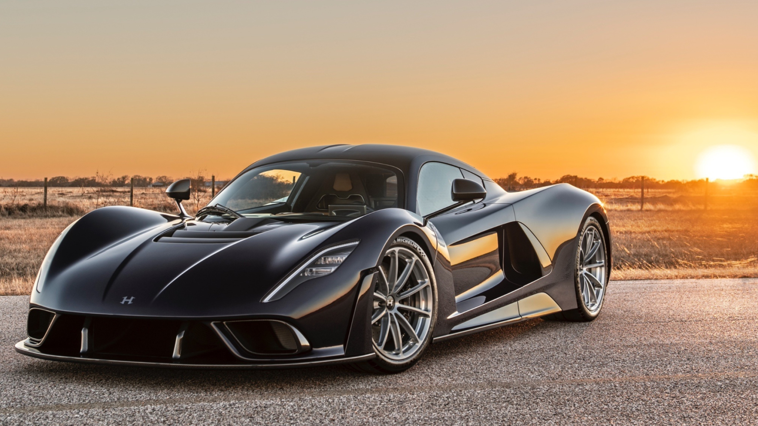 Hennessey Venom, F5 testing, High-speed trials, Beast on the track, 2500x1410 HD Desktop