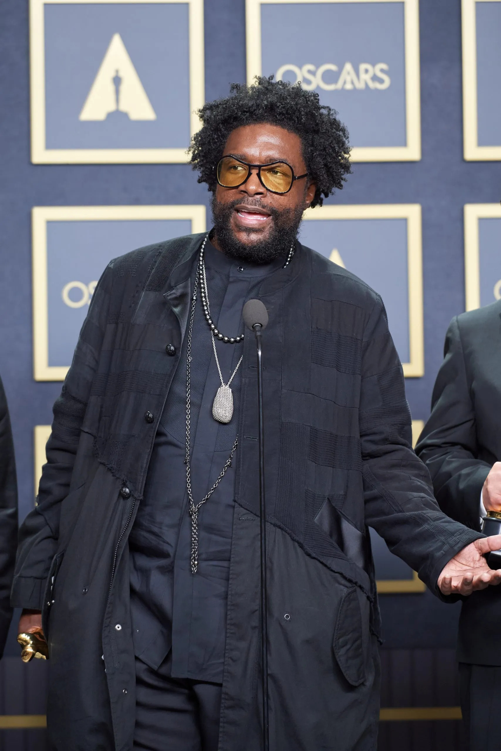 Inside the Oscars winners room, Questlove, New York Amsterdam News, 1710x2560 HD Phone