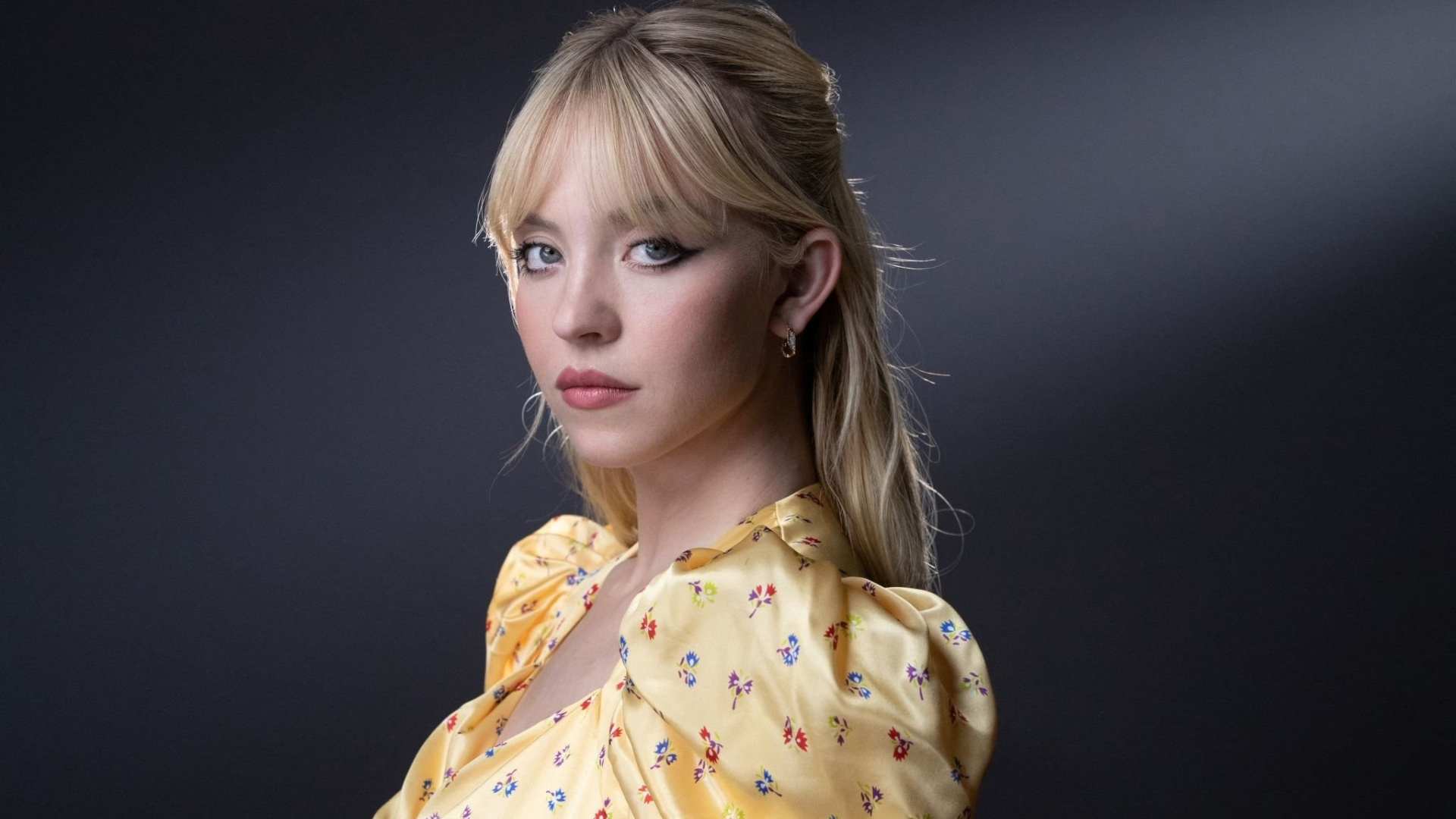 Sydney Sweeney, yellow floral dress, blonde curtain bangs, Full HD Desktop wallpaper