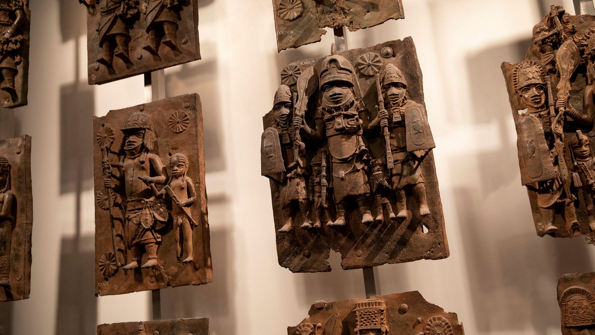 Benin, Controversial artefacts, Benin bronzes, Reparations debate, 2400x1350 HD Desktop