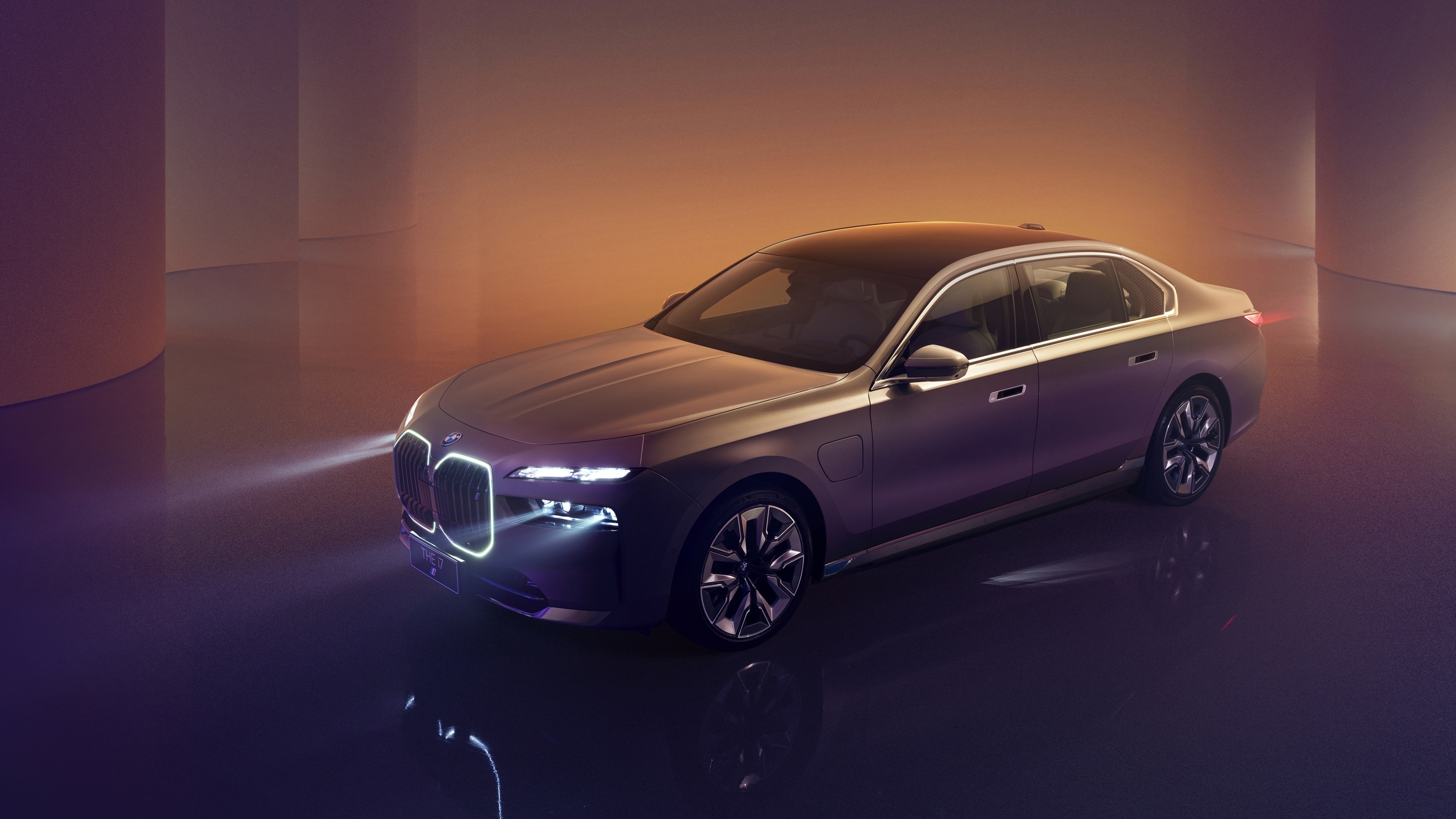 BMW i7 xDrive60L, Electric luxury, Futuristic mobility, Automotive elegance, 3840x2160 4K Desktop