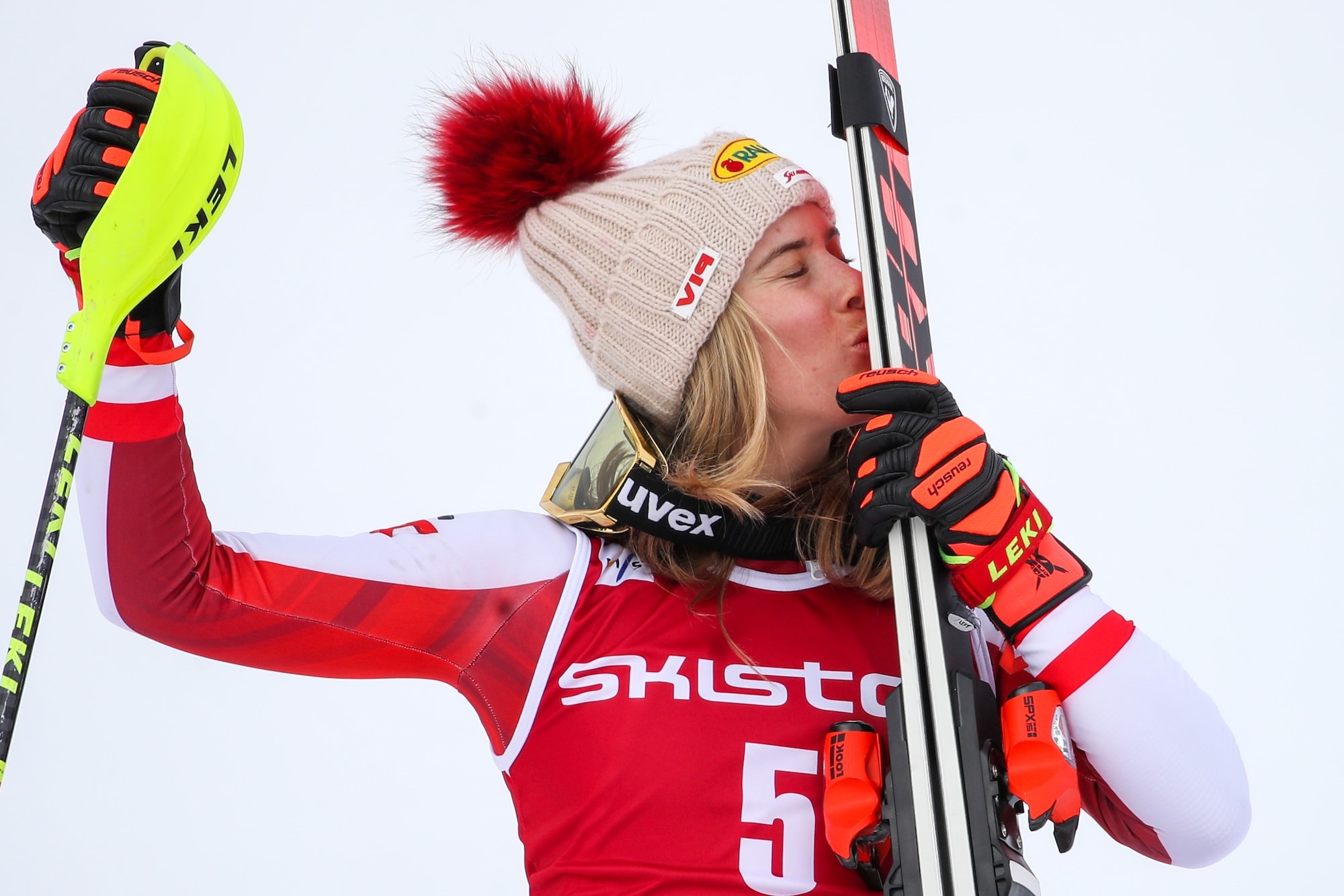 Katharina Liensberger, Reslalom victory, Katharina Liensberger, 2000x1340 HD Desktop