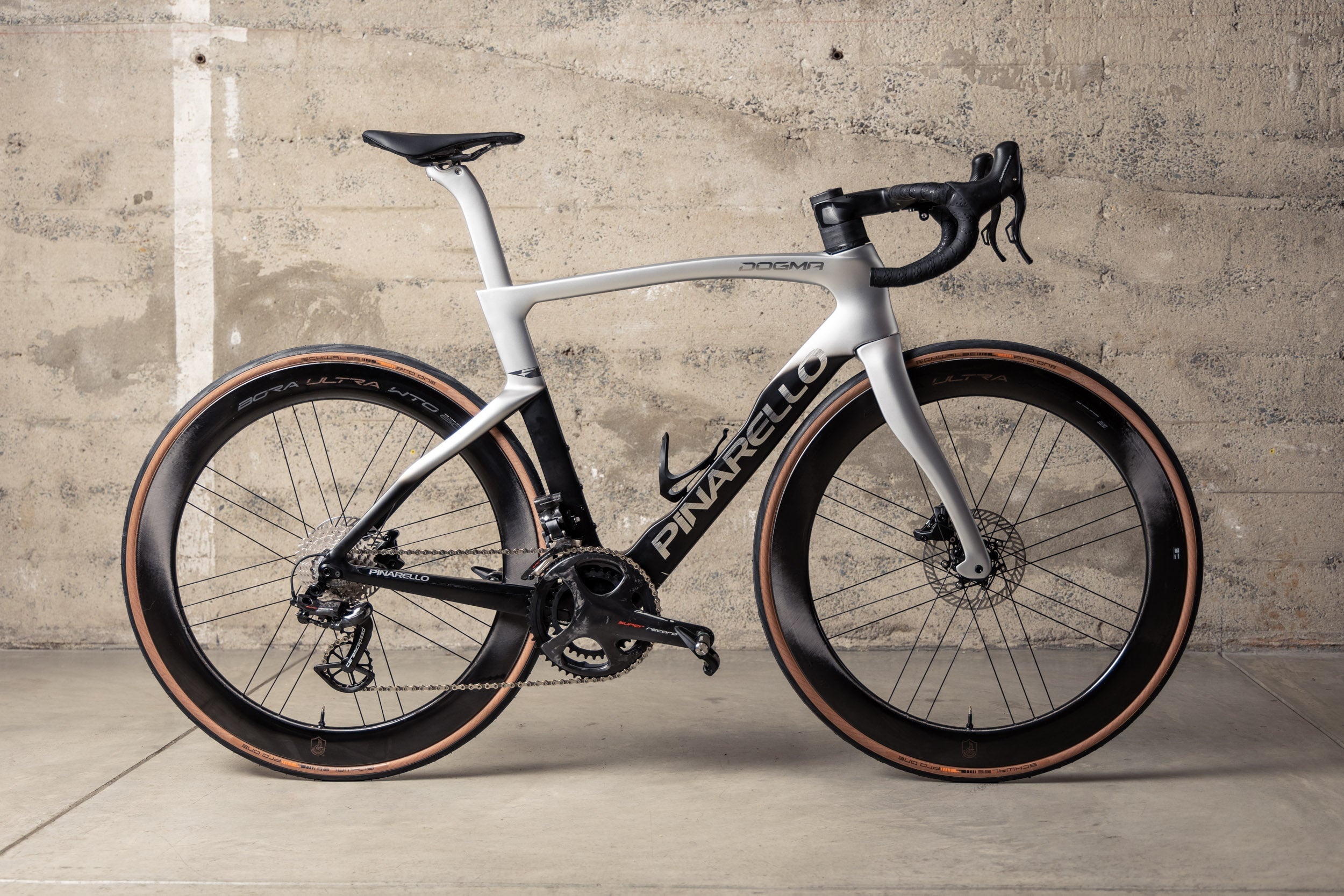 Pinarello Dogma F, Above category, Elite cycling, Cutting-edge technology, 2500x1670 HD Desktop